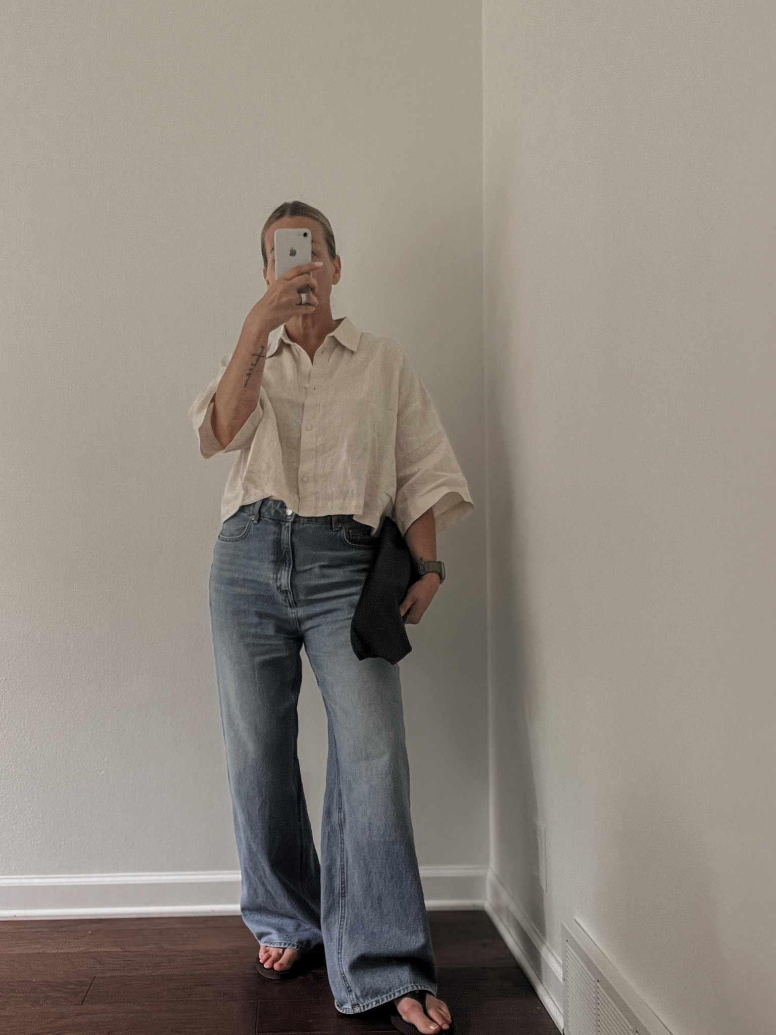Summer Inspo: short sleeve button down, baggy jeans, sandals 