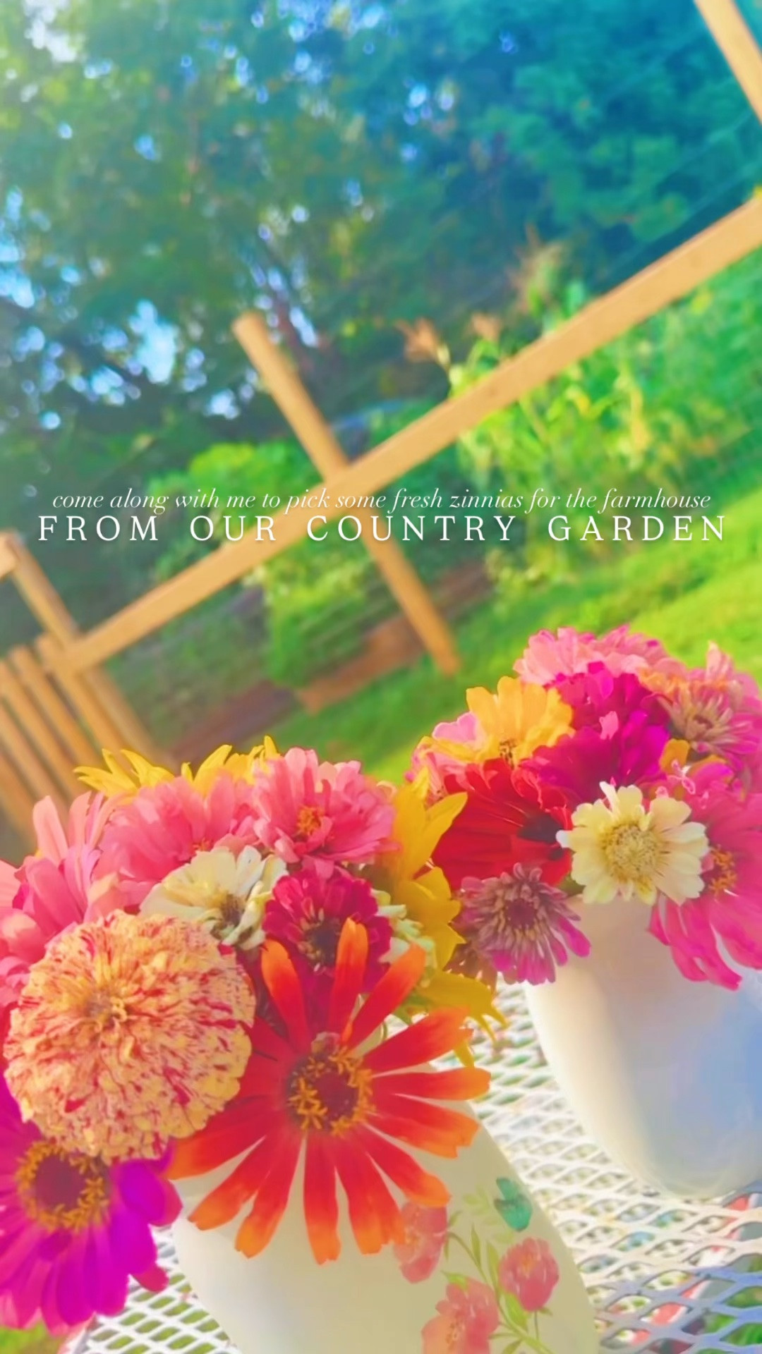 come along with me to pick ✂️ some fresh homegrown flowers for the farmhouse 💐🫙🌼🌻🌸
