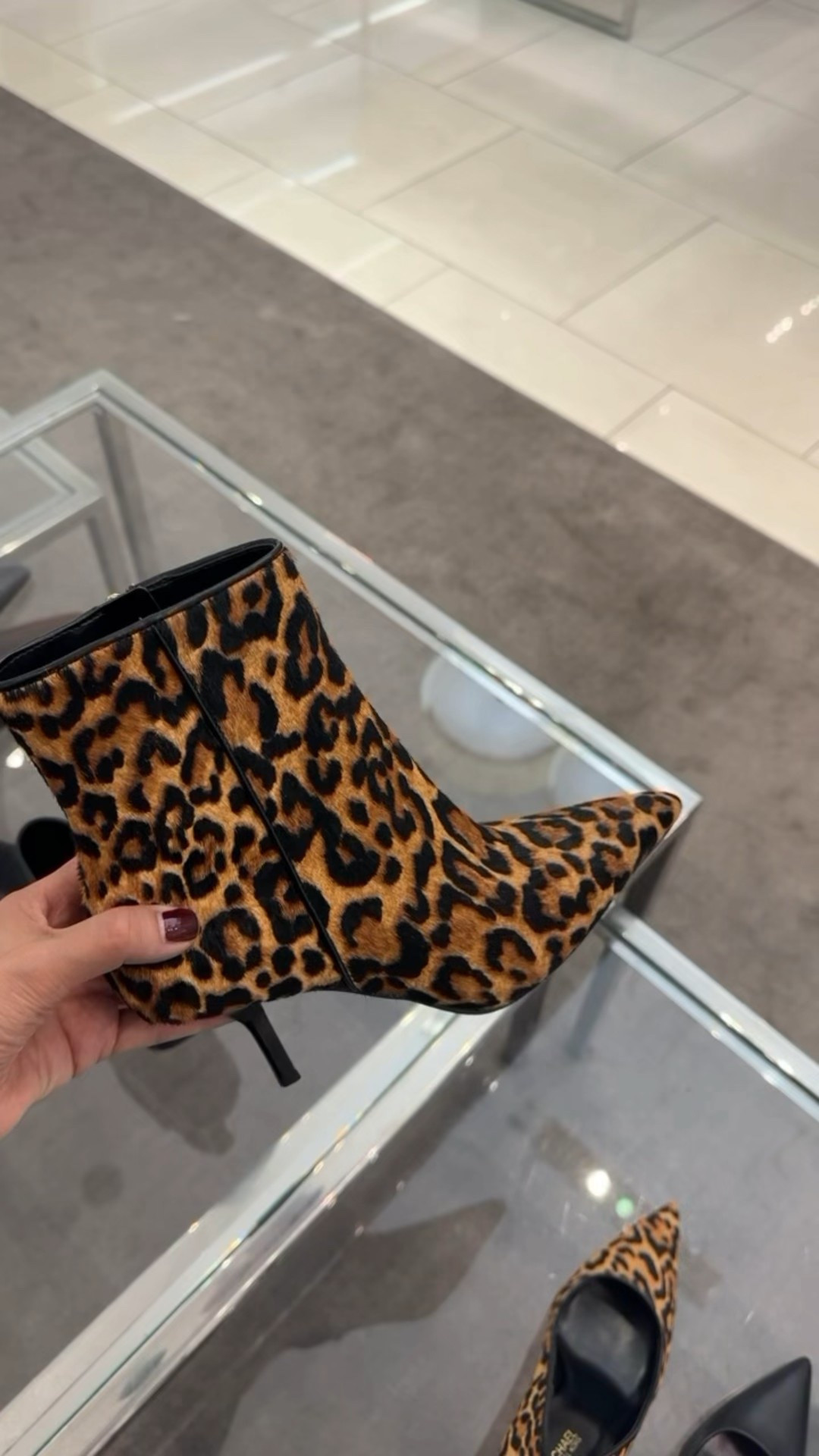 Gift ideas for her 

#LTKHoliday #LTKGiftGuide #LTKStyleTip