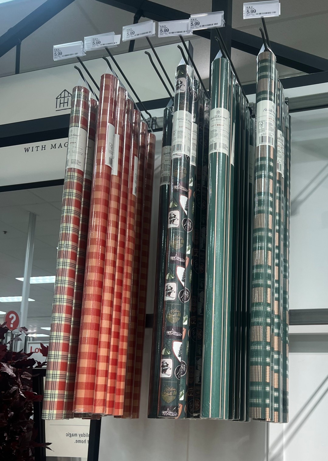 Cuteeee wrapping paper

#LTKFamily #LTKFindsUnder50 #LTKSeasonal