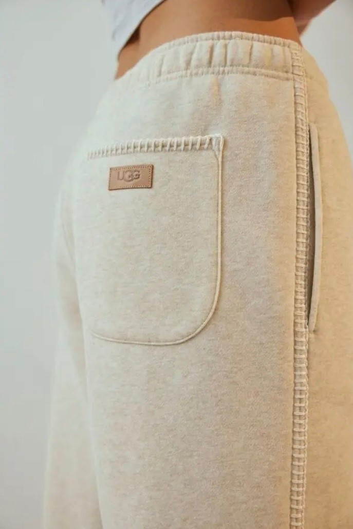 If you’re looking for the perfect everyday sweatpant… this is it.
Soft, neutral, high-quality, and worth every penny. These sell out fast every season.
🔥 Linked in my LTK — don’t wait 🔥
#cozystyle #neutrals #neutralstyle #fallfashion #winterfashion #everydayoutfit #casualluxe #athleisurewear #loungewearstyle