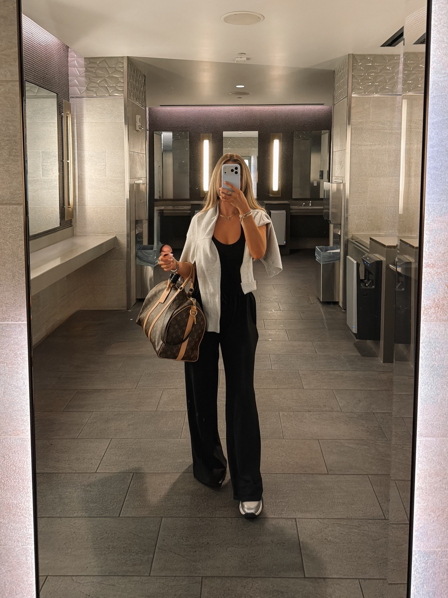 travel outfit- love this amazon set i just got! it’s so good🙌✈️

#LTKootd #LTKTravel #LTKActive