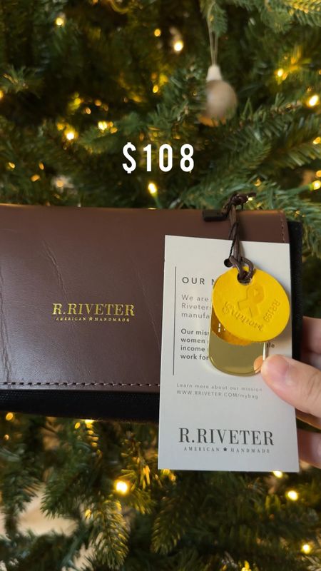 #ad ♥️ so many great gift ideas and stocking stuffers from @rriveterbags!

love the mission behind this company — use code MEGAN20 for 20% off!
#rriveterbags 

#LTKHoliday #LTKGiftGuide #LTKsalealert