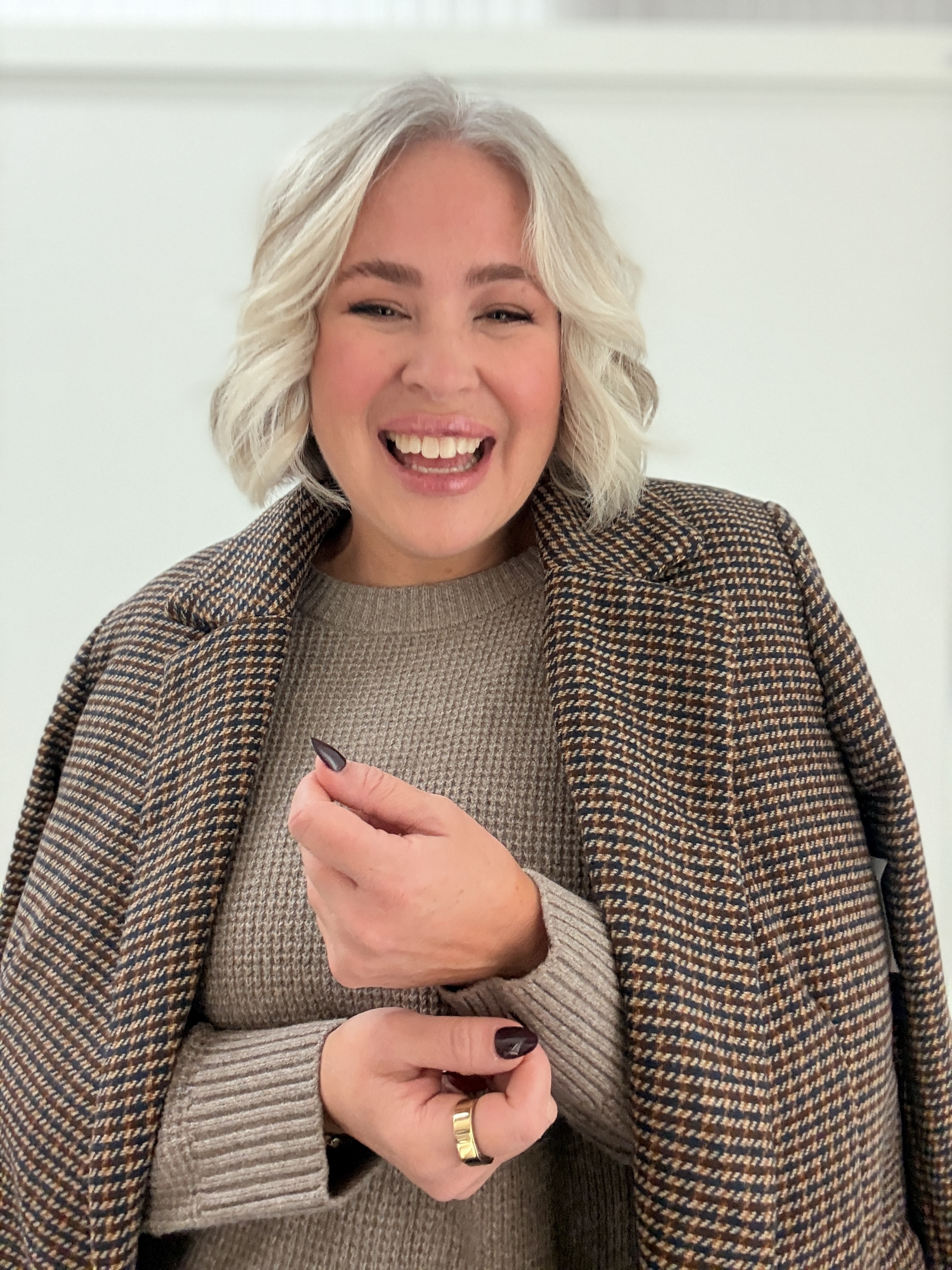 Sweater is size large, comes in other colors. 
Blazer is a great thick fabric, size large 