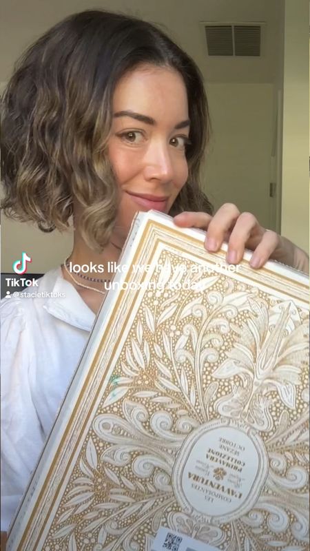 Unboxing and try-on w/ Sezane 🥖

#LTKstyletip #LTKVideo