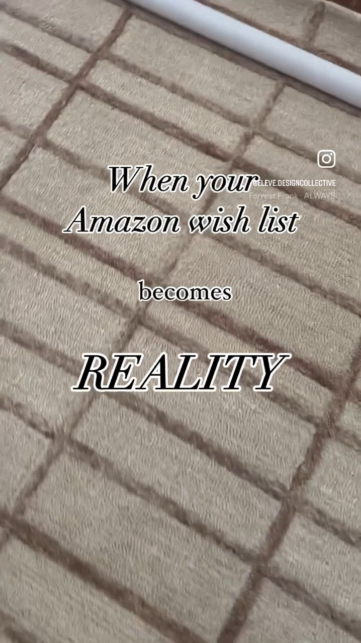 Making dreams come true one area rug at a time. Finally getting to see one of our favorite @chrislovesjulia area rug designs in person is a great way to kick off a productive weekend! 

#Interiordesign #elevedesigncollective #designboards #fullservice #homedecor #homerenovation #ispired #home #virtualdesign #amazonfavs #chrislovesjulia #rug #dining room