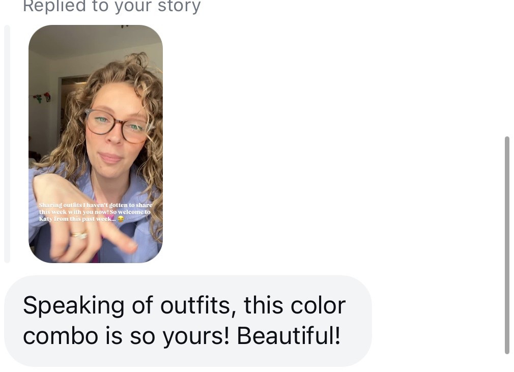 Outfit of the day (Saturday)! 💕💜

Size M in tops and size S in bottoms! 