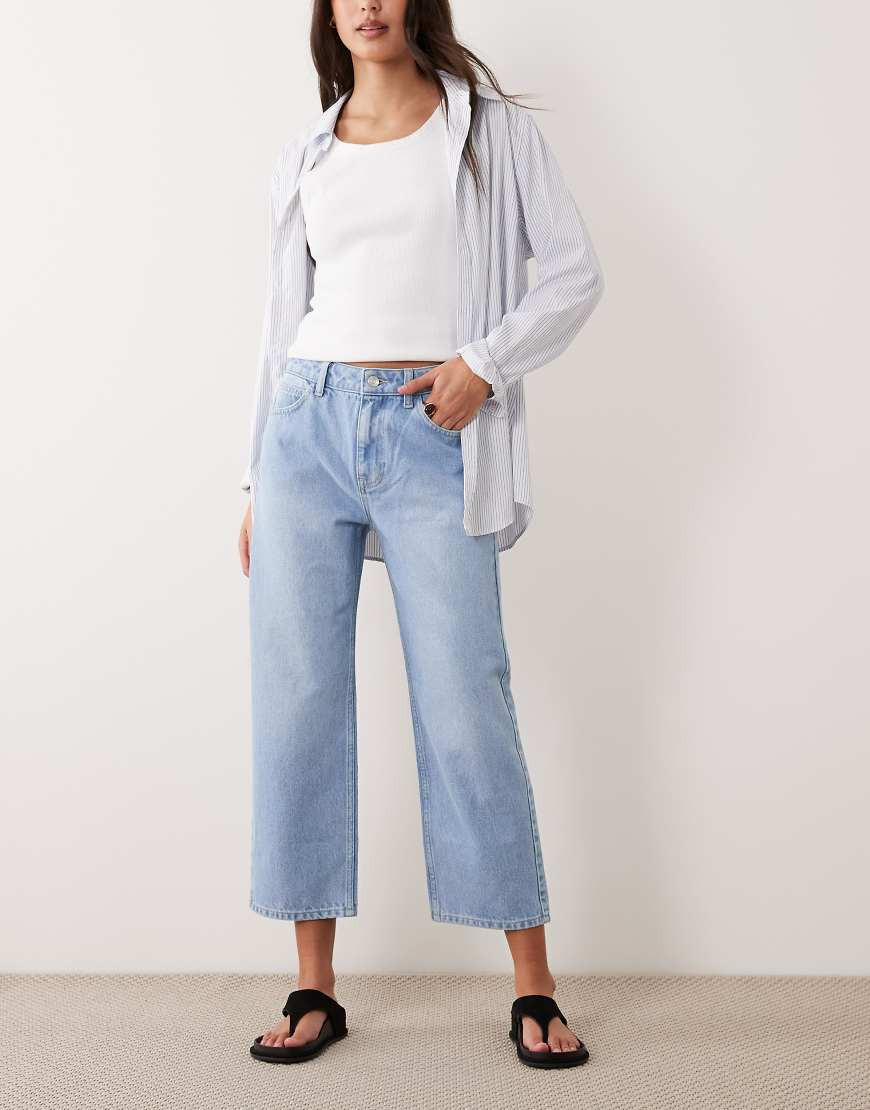 ASOS DESIGN cropped straight jeans in bleach wash-Blue | ASOS (Global)