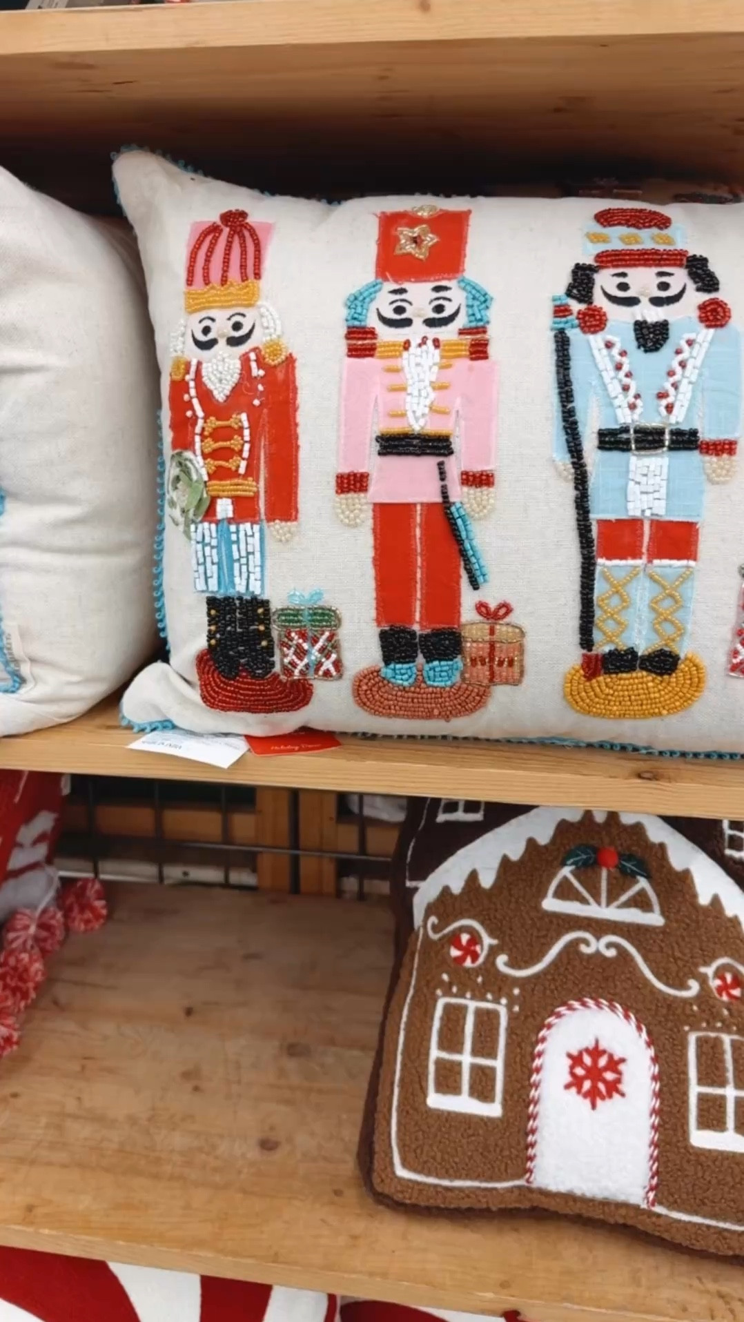 Christmas decor giving me all the feels ✨🎄 use code ST15 for 15% off 🙌🏼

#LTKSeasonal #LTKSaleAlert