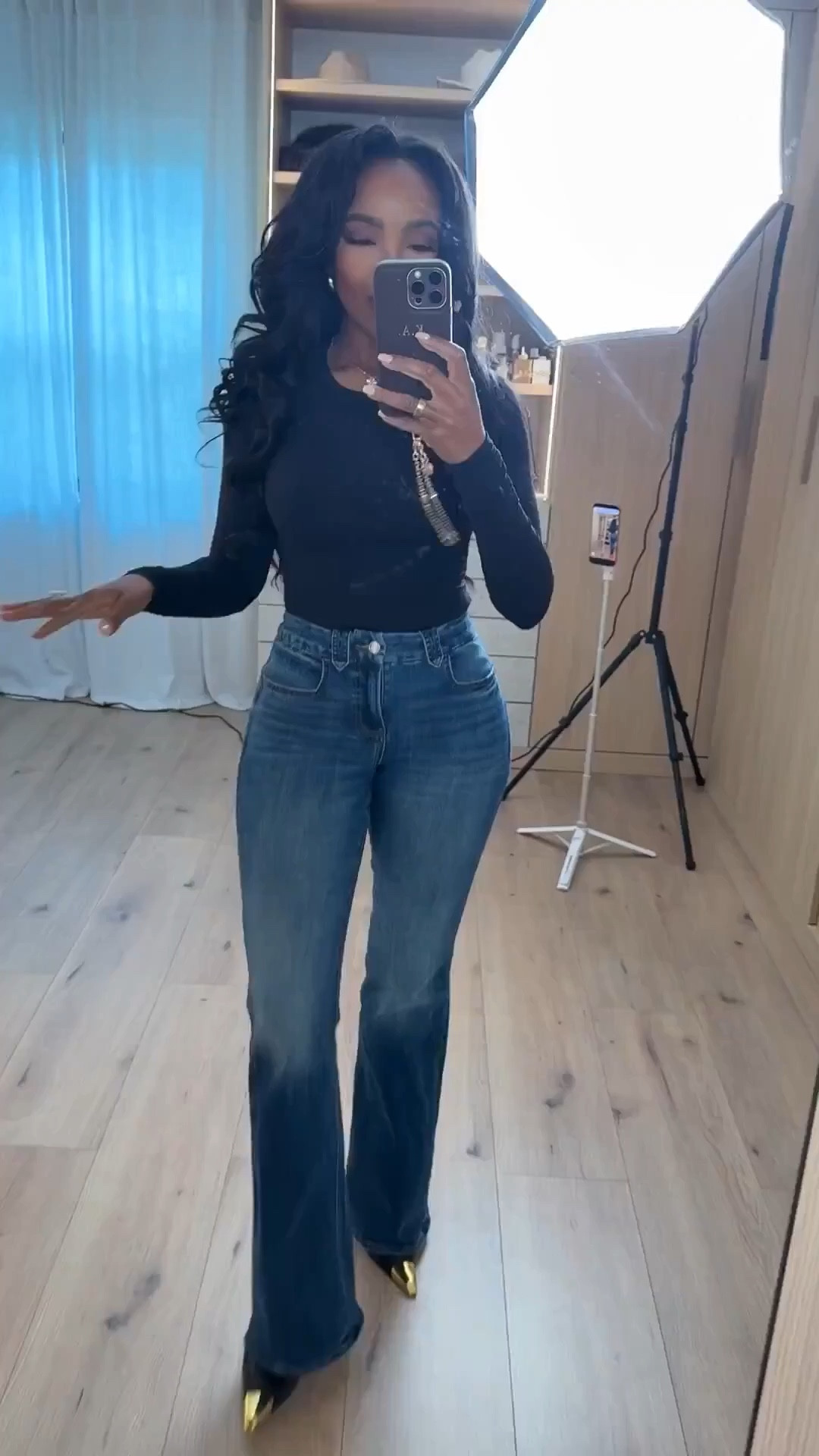 Scroll to shop!! These are those classic flare jeans styled with a classic fitted top instantly gives that perfect silhouette. You need this, trust me.

Great for everyday outfits, brunch, casual dinners, work looks, or elevated denim 

#LTKgrwm #LTKPetite #LTKootd