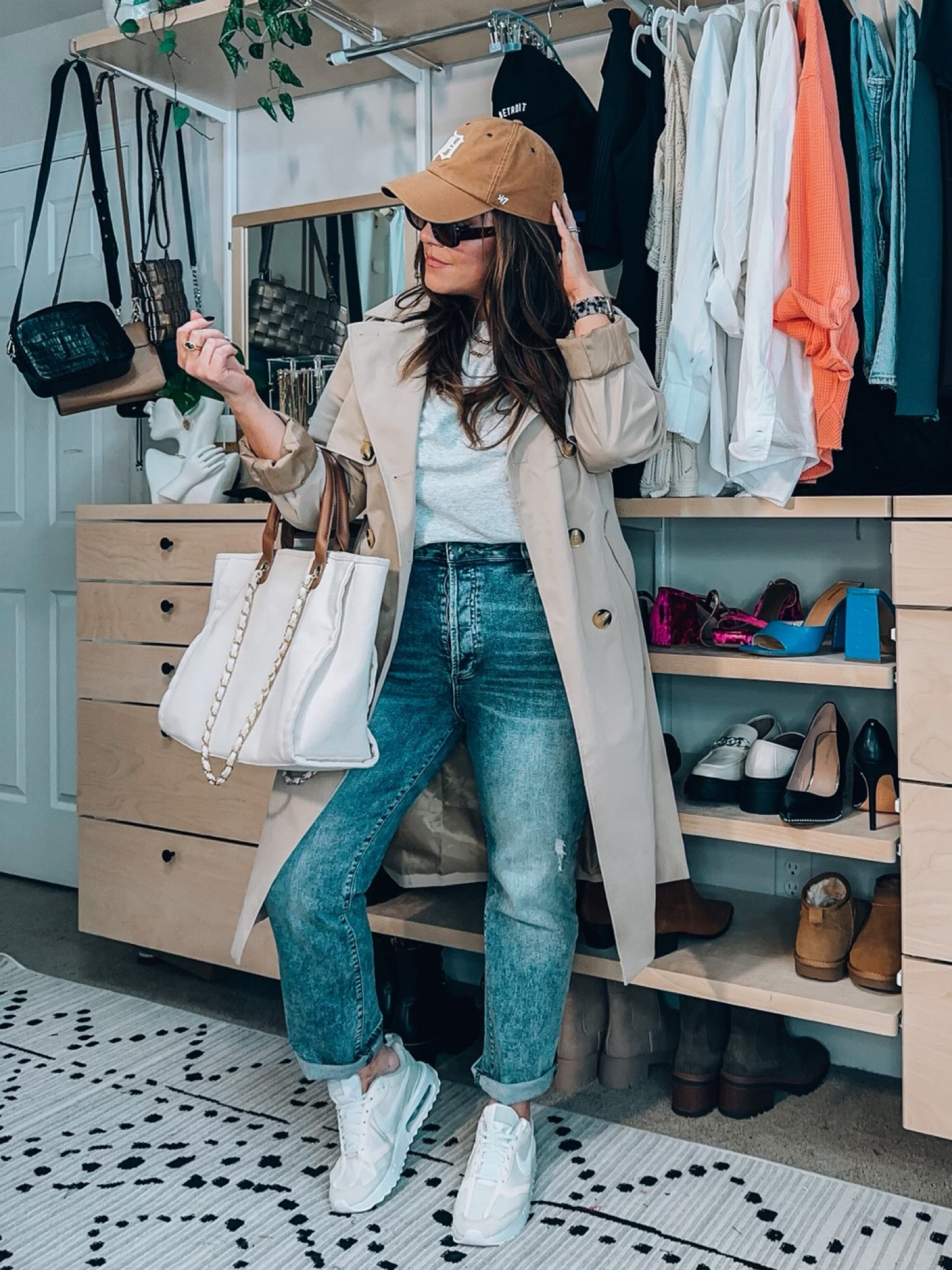 Midsize transitional spring outfit inspo - size 14 outfit idea - curvy girl spring outfit

Trench coat- Size XL
T-shirt - size XL
Jeans - size 14 (code TRULY20)

#LTKSeasonal #LTKcurves #LTKstyletip