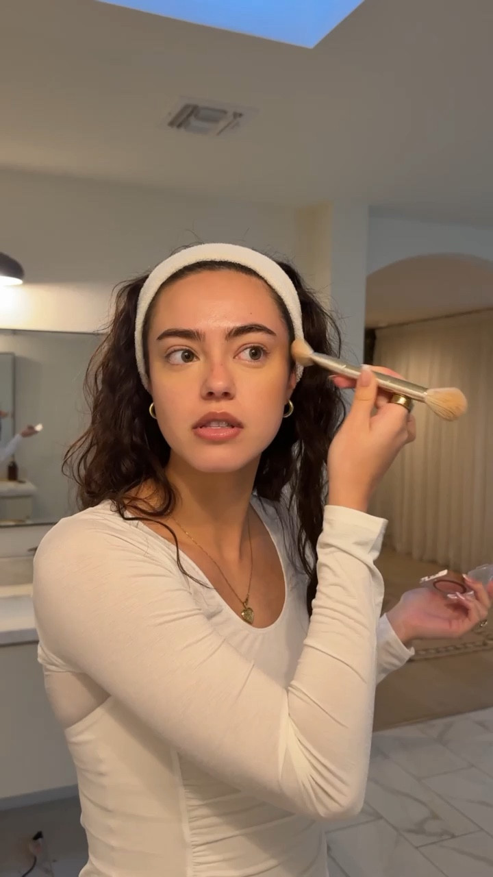 GRWM for bachelorette day 2 🤍

Tower28 concealer
Rare beauty brow gel
Tower28 sculptino in broad
Tower28 blush in happy hour 
Tarte freckle
Ysl lash latex 
One size setting spray 
Rhode lean lip peptide 
Ole henrisken strawberry 


#LTKBeauty #LTKgrwm