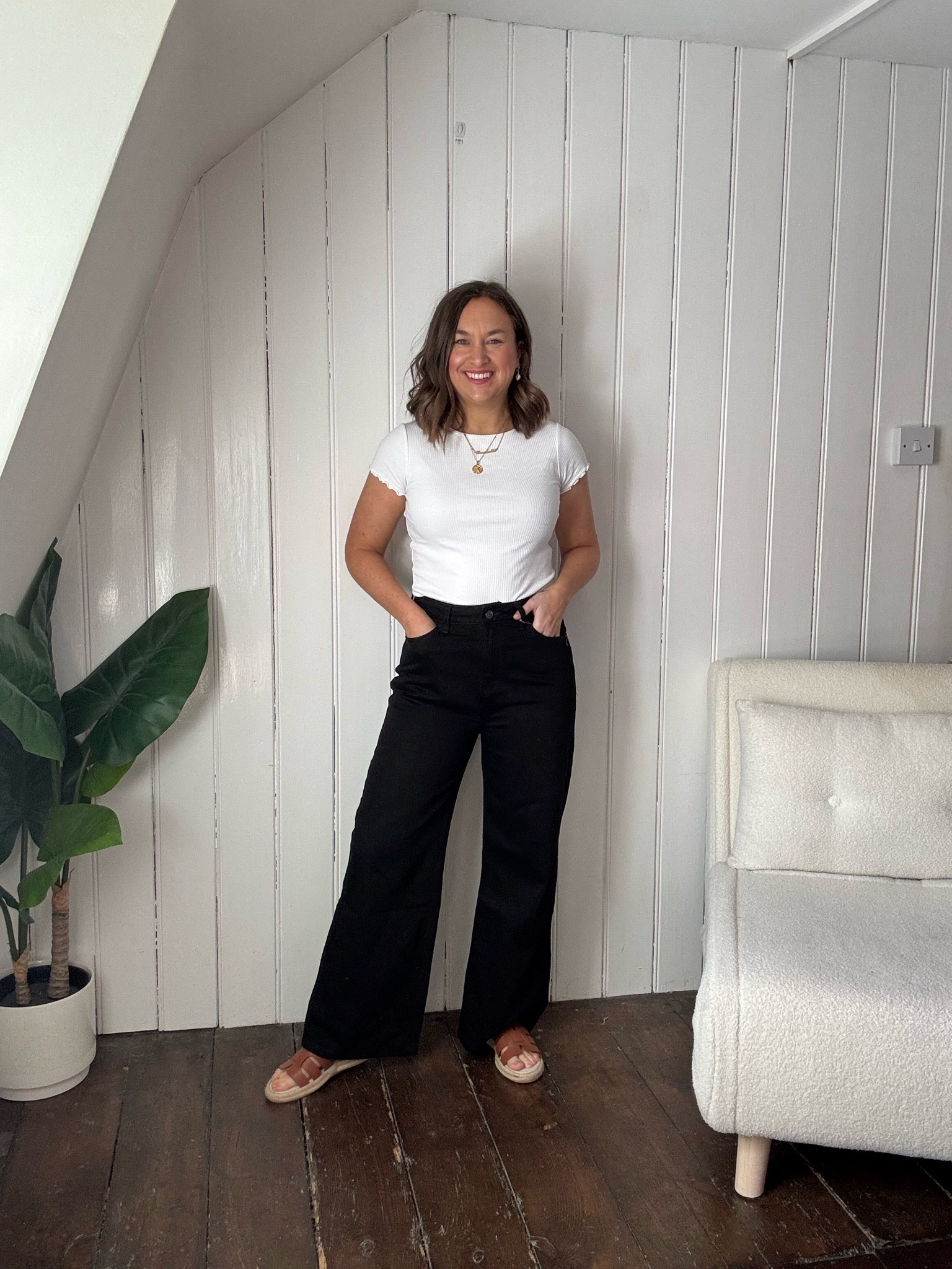Perfect petite wide leg jeans! I’m wearing a size 10 short 🩷

#LTKuk #LTKjeans #LTKpetite