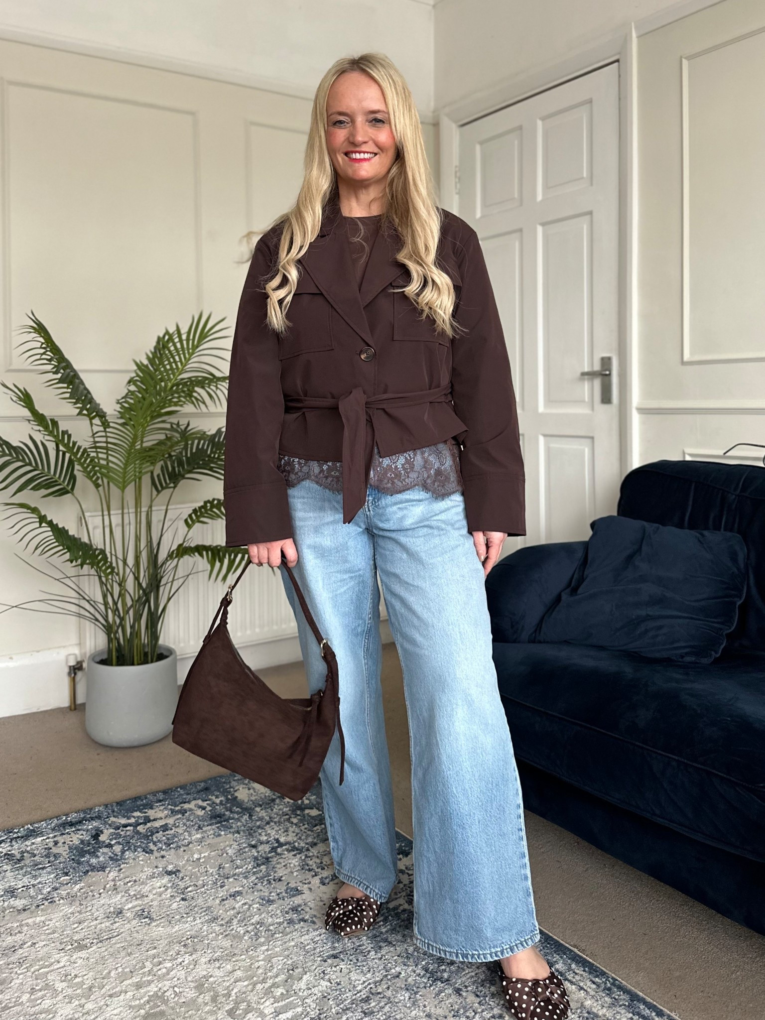 This might just be my favourite @newlook order ever! And better still all with 25% off currently using the code SAVE25! 



🤎Brown Double Pocket Belted Short Belted Mac
🤎Brown Lace Hem Boxy T-Shirt
🤎Dark Brown Faux Suede Slouchy Shoulder Bag
🤎Light Blue Adalae High Waisted Wide Leg Jeans
🤎Brown Polka Dot Satin Bow Embellished Slingback Flats

#LTKFashionMonth #LTKjeans #LTKsale