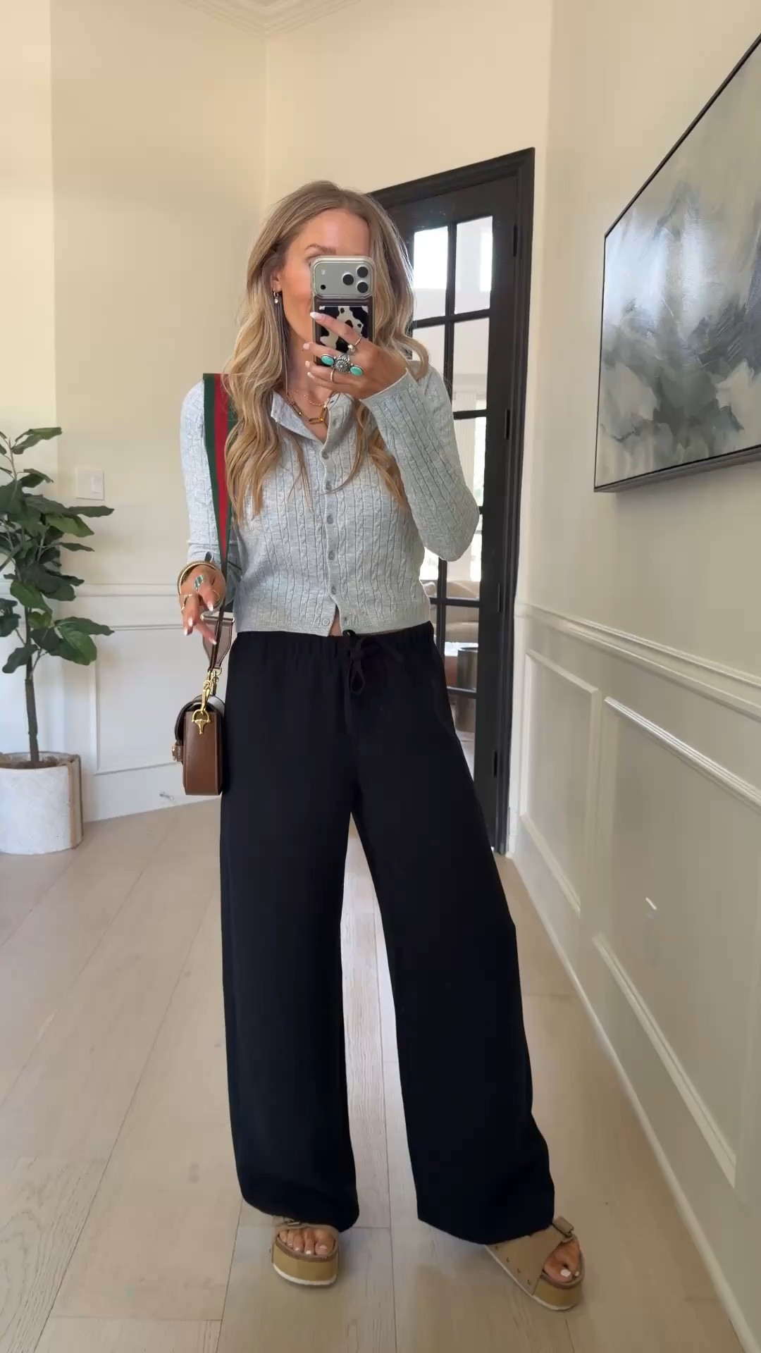 🤍Saving $100 and getting the VIRAL Aritzia lodge pant for less!!! You know I’m gonna do it! 

Wearing my tts(small) 5’5” //120lbs