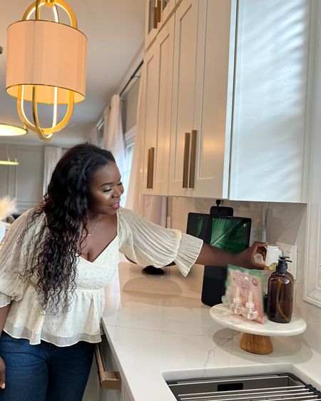 
#ad Which space in your home is the most used space during the holidays? Ours is the kitchen and I wanted to get an early start on holiday cozy feeling by adding the @Glade’s from @Target to create a calm and peaceful ambience in the midst of all the busyness in the kitchen. This month, I’m using Glades holiday Champagne Cheers in the kitchen, and the Velvety Berry Bliss in the living room, to create a cool and soothing ambience in my home! You’ll definitely want to pick it up for the holiday from Target! #target #Glade #GladeVibe #targetpartner #ltkhome #ltkfamily
.


#LTKHoliday #LTKSeasonal #LTKGiftGuide