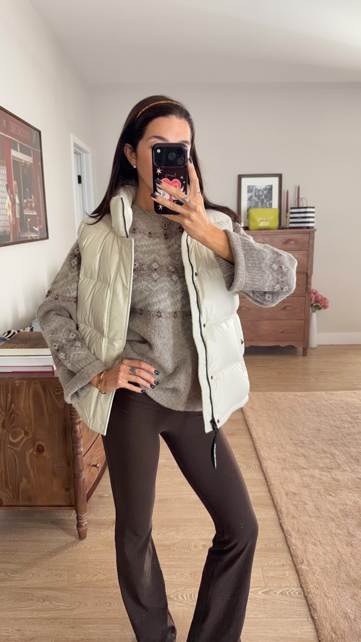 @Aritzia super puff vest outfit! M in vest, S in Harlow Sweater, 2 in 32” flare leggings #Ad #AritziaPartner