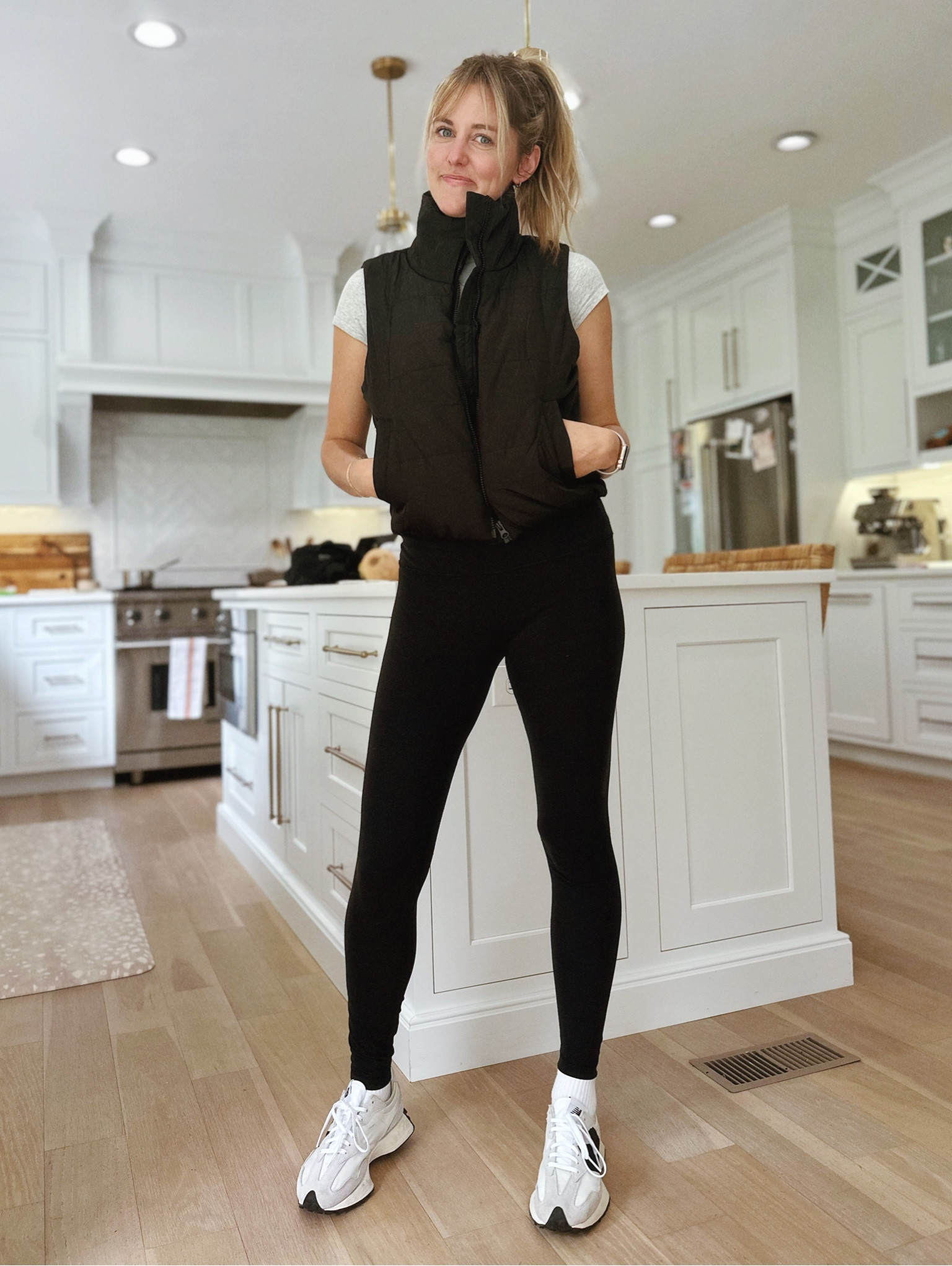 Amazon vest 💁🏼‍♀️
#amazon #vest #fallfashion #atheleisure #comfy #casual #outfit

#LTKfitness #LTKSeasonal #LTKfindsunder50