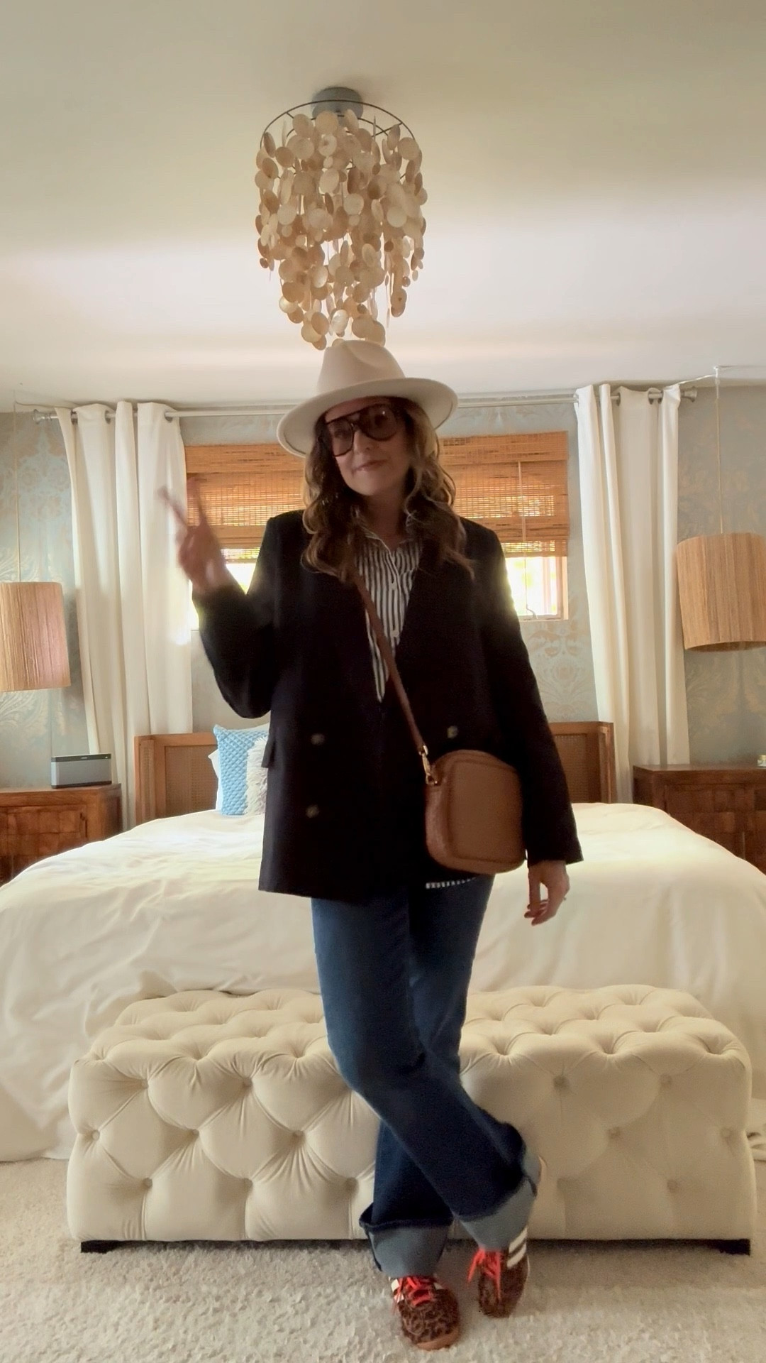 I had broken up with jeans the past couple of years.  I’m 45 years old and I do have a mom pooch some days and I struggled to find denim that I felt was flattering and comfortable with the current trends.  I bought these boot cut jeans at Nordstrom Rack recently and they have the perfect stretch 👌 I paired it with adidas sneakers and my favorite Quince crossbody ✌️

#LTKOver40 #LTKStyleTip #LTKFallSale