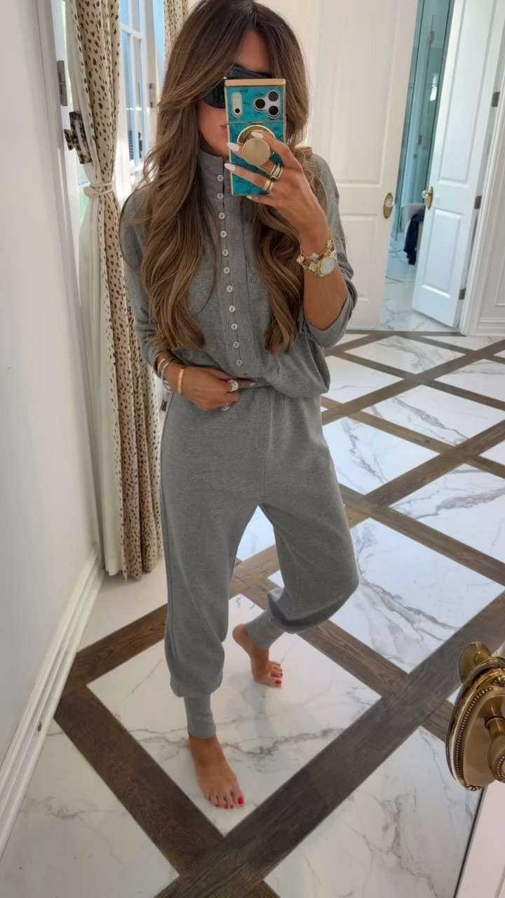 Comfy casual lounge outfit for the fall!! I’ll be wearing this a lot!! Wearing a small in the top and pants!

Zara fashion, Zara finds, Zara sets, Fall sets, Fall outfits women, Casual comfy outfits, Autumn outfits, Loungewear, Gemme Beauty, Emily Gemma

#LTKgrwm #LTKmomlife #LTKSeasonal