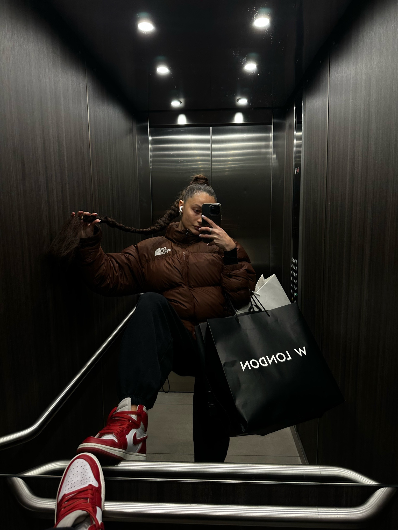 North face jacket, urban outfitters joggers, Jordan skeakers

#LTKeurope #LTKMostLoved