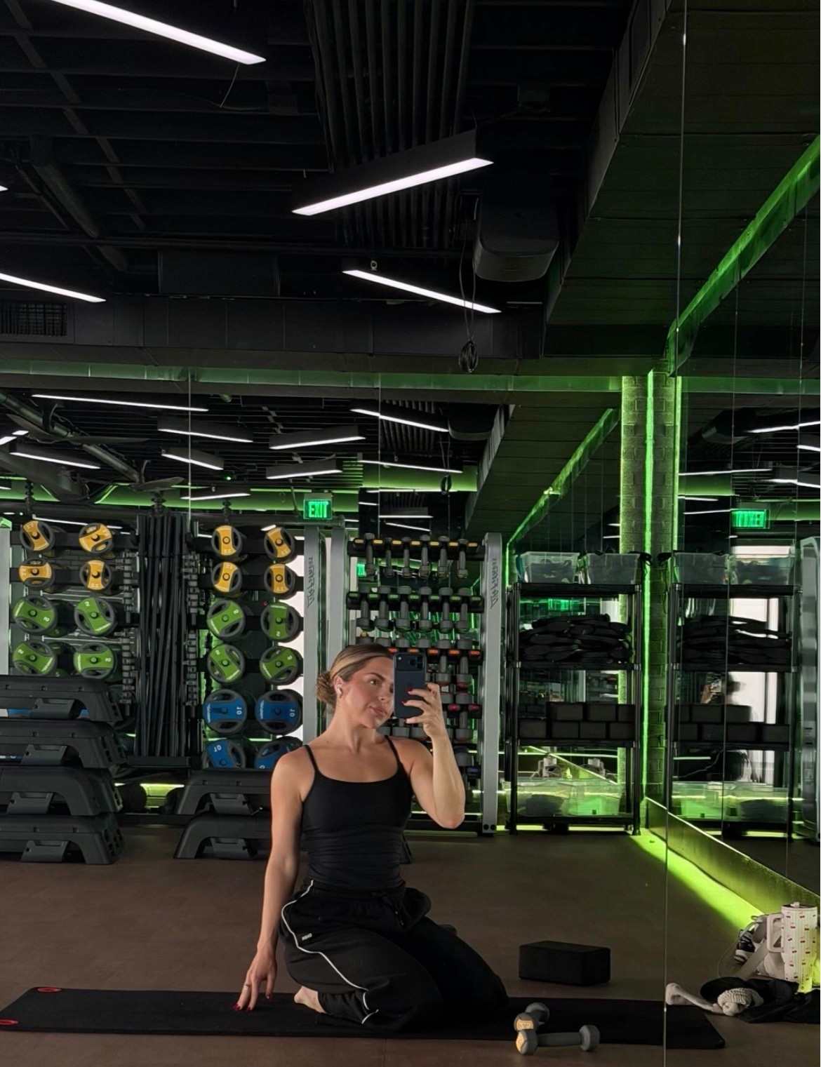 Needed something gentle today so i did 45 min mat pilates 🖤 Use KKFIT to save!

#LTKStyleTip #LTKActive #LTKFindsUnder50