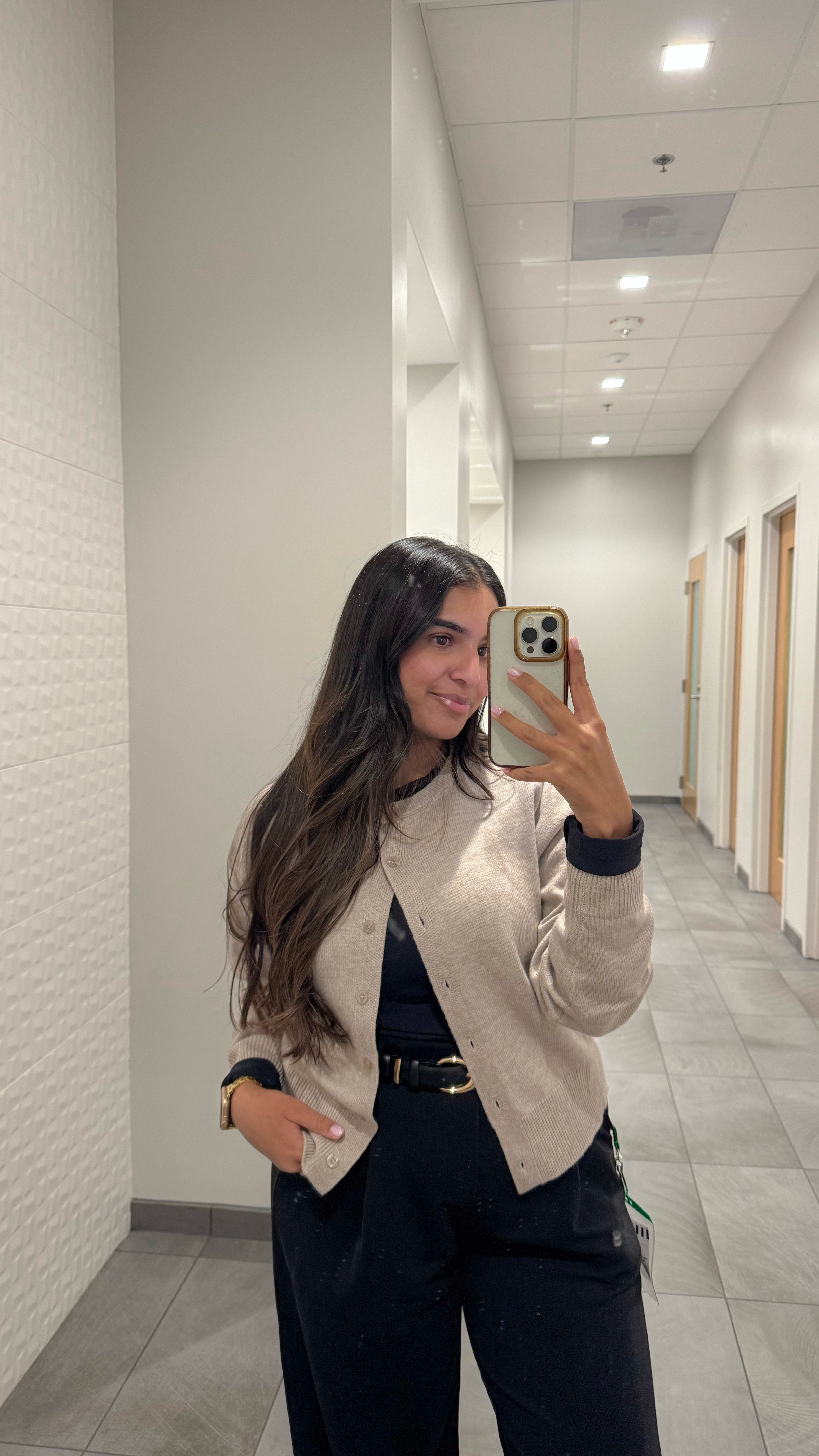 the easiest way to put a corporate outfit together is all black with a pop of color in the cardigan 🤌🏽

#LTKFindsUnder50 #LTKStyleTip #LTKWorkwear