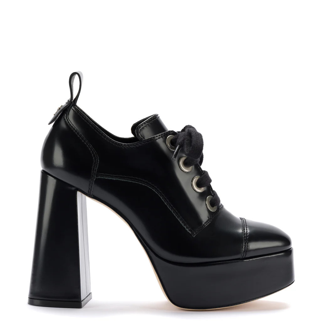 Eleonor Bootie In Black Leather | Larroude