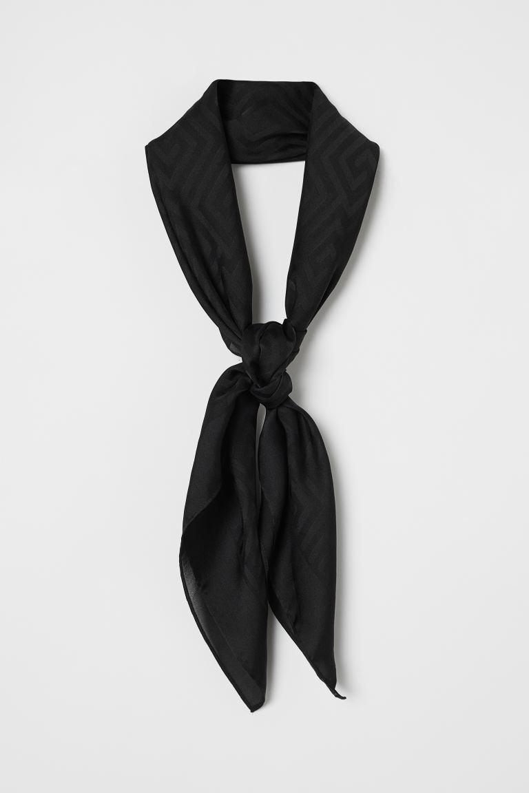Jacquard-weave scarf in soft satin with a sheen. | H&M (US + CA)