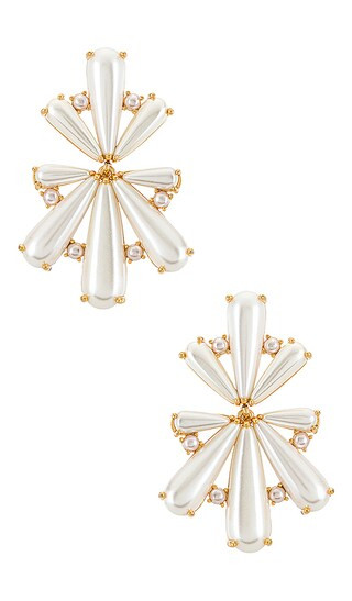 Squash Scalloped Pearl Chandelier Earrings | Revolve Clothing (Global)