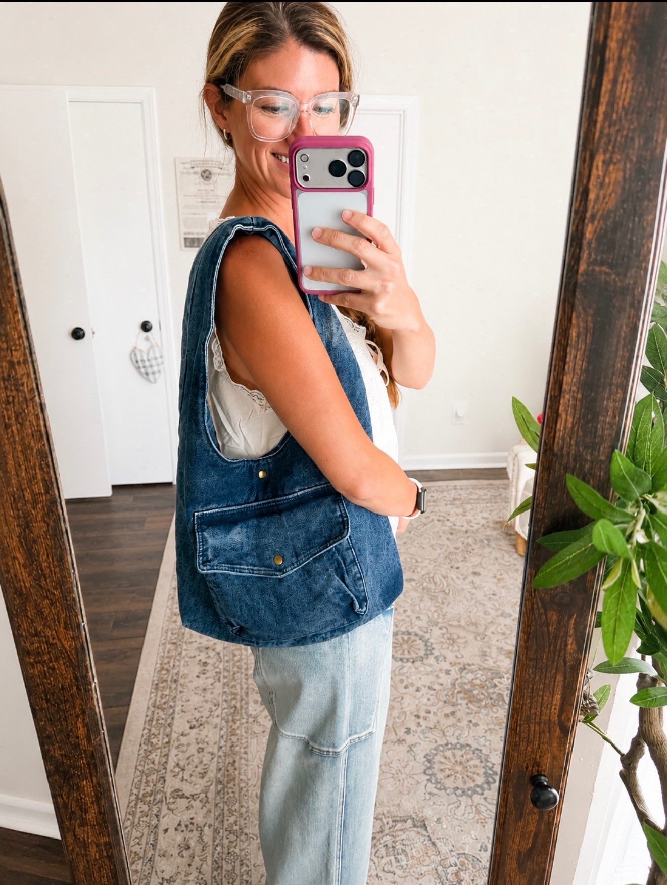 Give me ALL the denim. Obsessed with my new denim tote