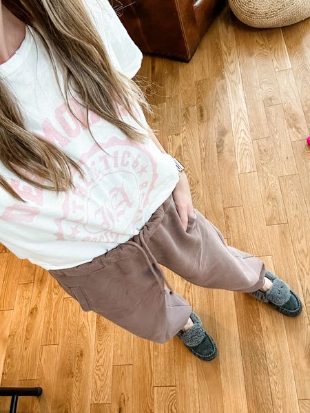 I know the mob wife style is in but I’m not there yet… fully immersed in the cozy housewife era 💁🏼‍♀️ these sweatpants for life. Promise you will thank me forever. 

#LTKfindsunder100 #LTKstyletip #LTKMostLoved