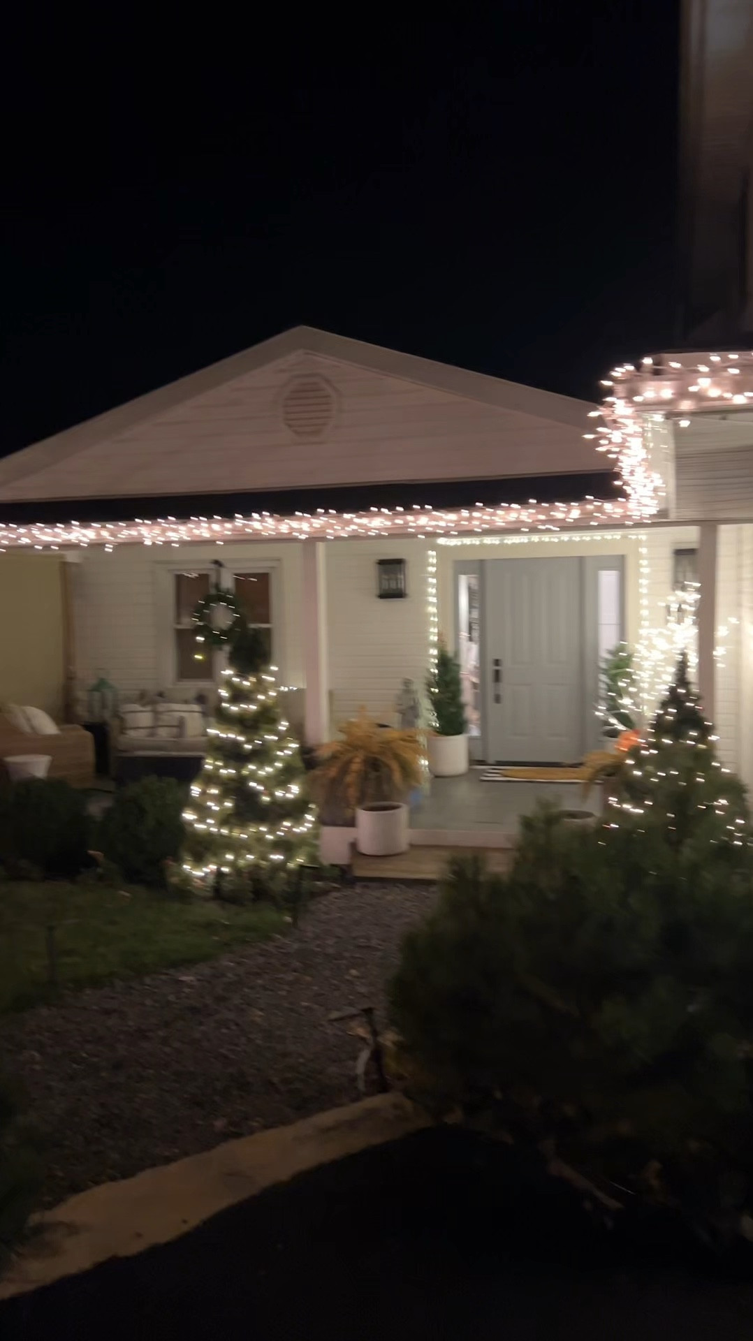 The best tip I’ve ever learned for second-floor Christmas lights? Hang them from the inside of your windows! It’s quick, easy, and keeps you safely indoors while getting that gorgeous holiday glow. 