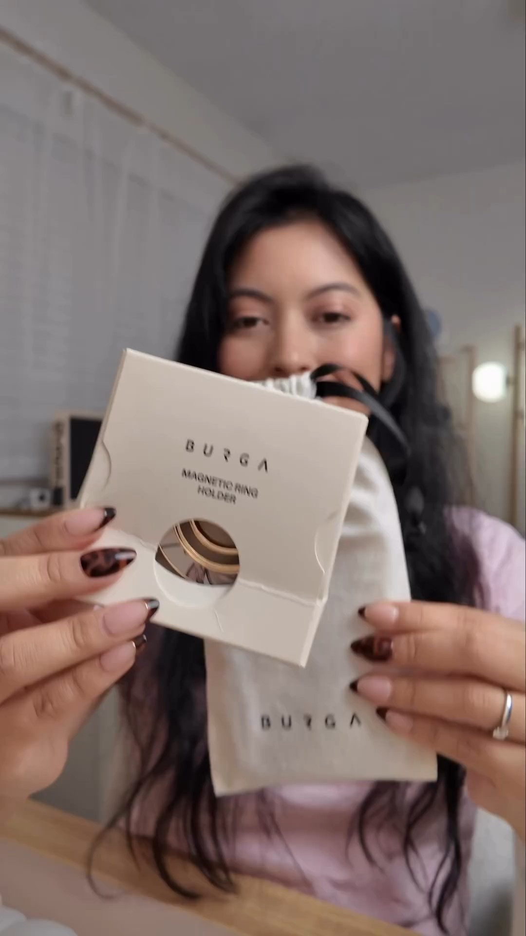 Loving the neutral aesthetics with this case 🤎☕️

Follow for tech, gaming, and lifestyle content 💖

@burgaofficial 

#gifted #myburga #iphone17 #iphone17pro #iphone17promax #phonecases #tech #techreels #technology #iphone #apple