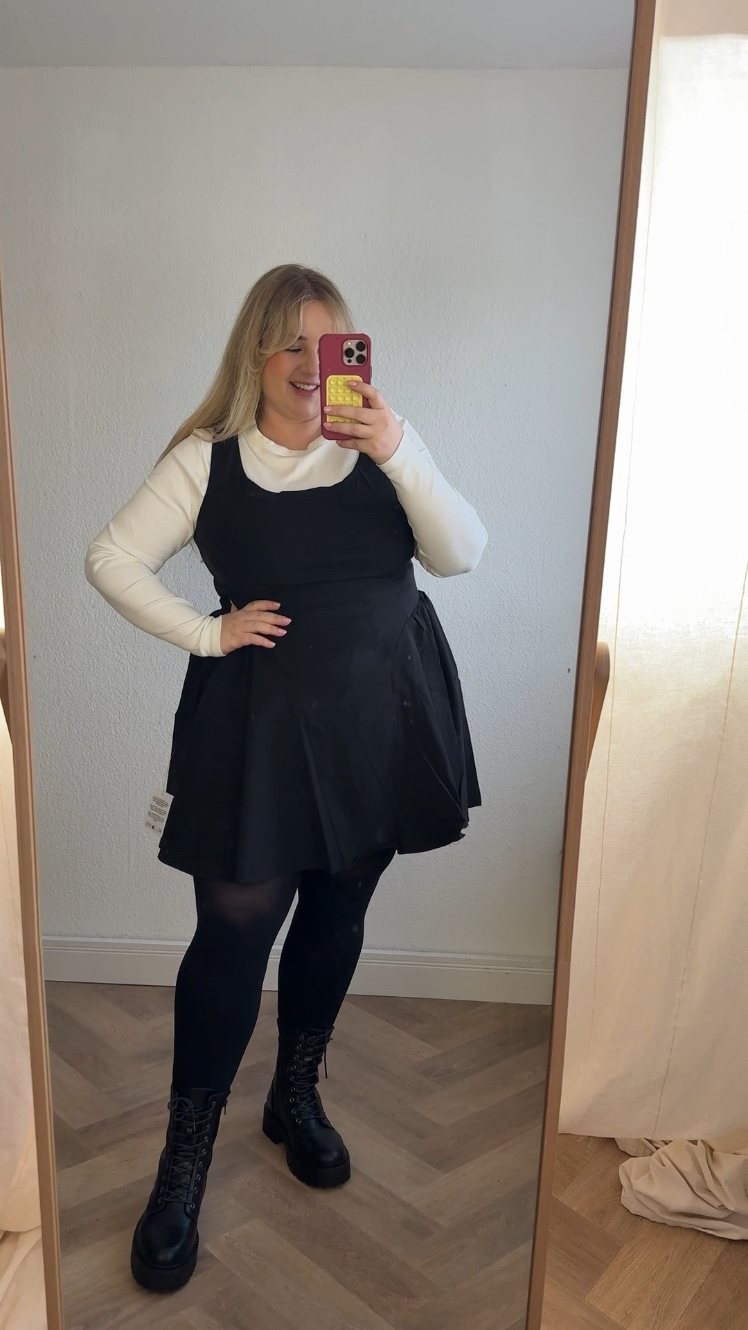 OOTD 👋🏻🖤🤍

#plussizefashion #kleider #winter #boots 

#LTKkleider #LTKplussize #LTKdeutschland