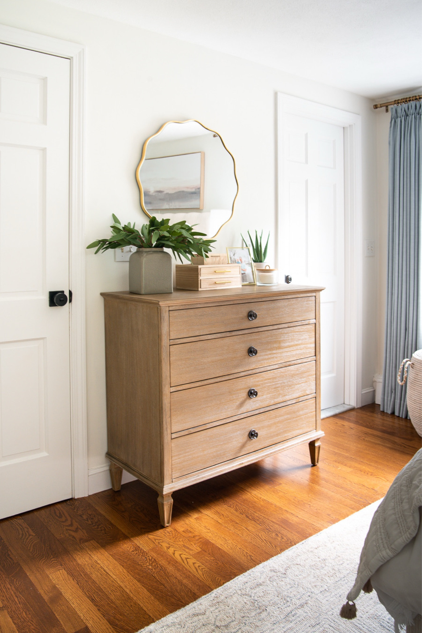 One of my favorite dressers comes in 4 colors and this scalloped mirror comes in 2 other frame colors! Customize your space with these bedroom decor pieces!

#LTKHome