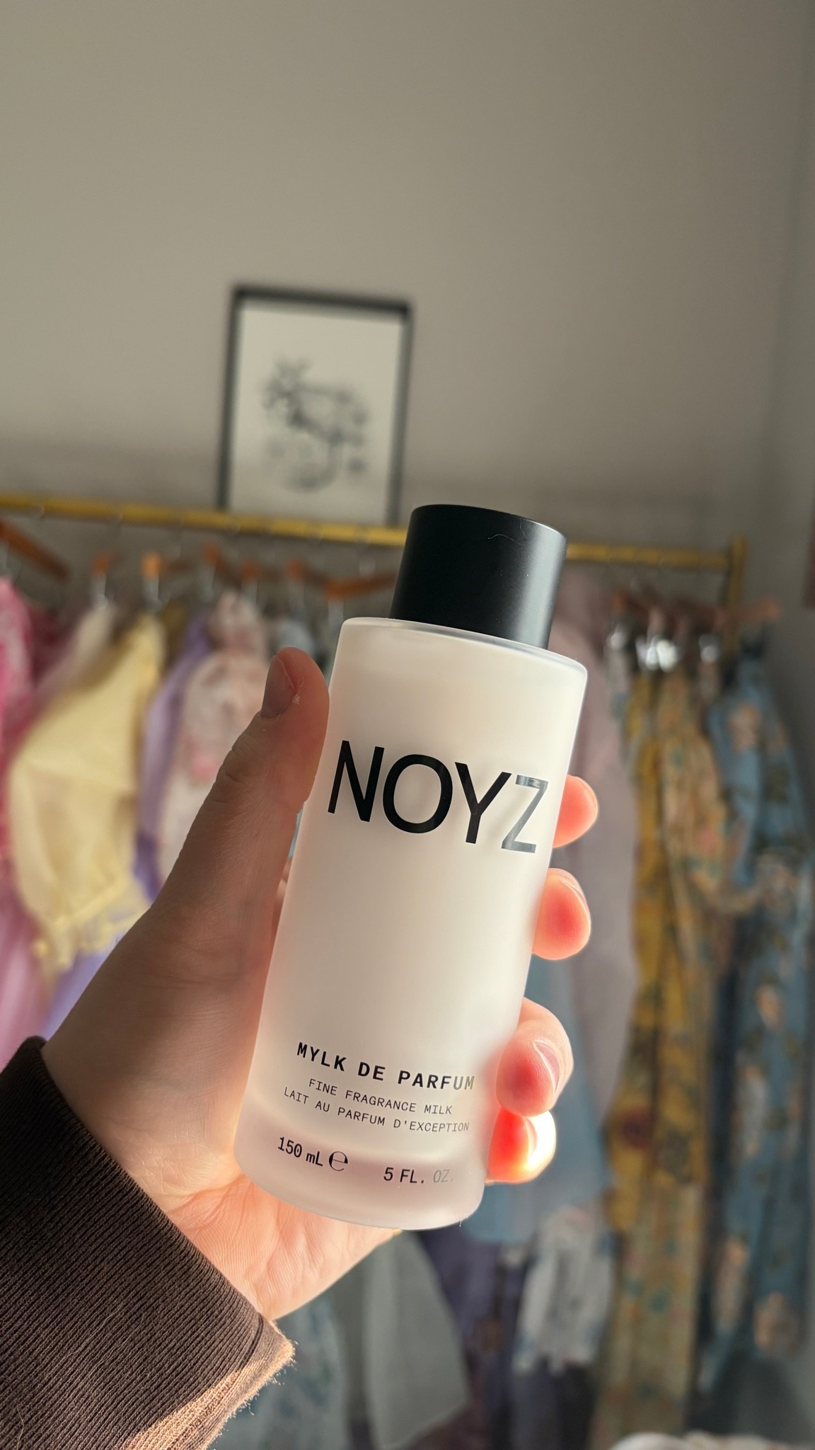 This smells divine - so deep and sweet and this milk lasts forever on the skin