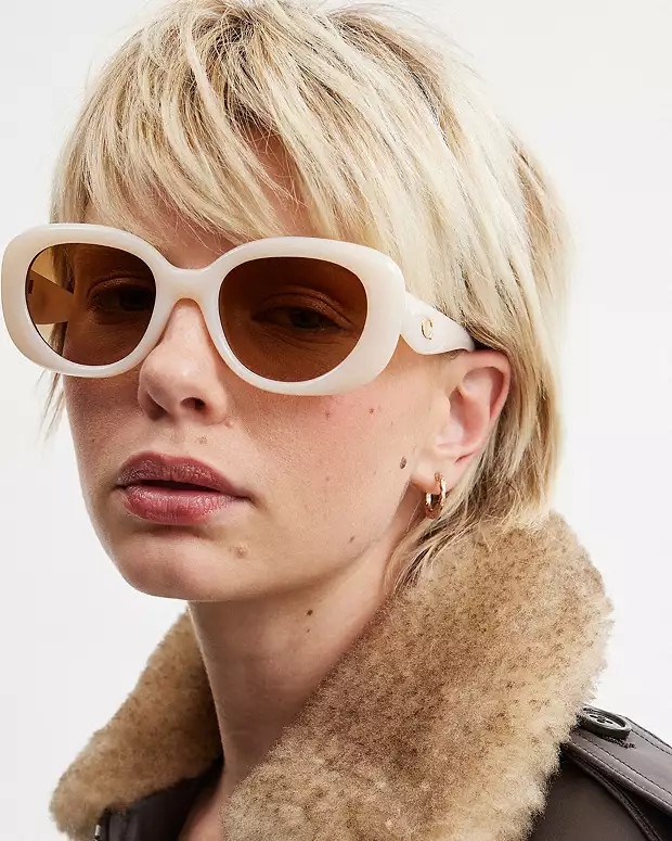 C Hardware Round Sunglasses

 | Coach (US)