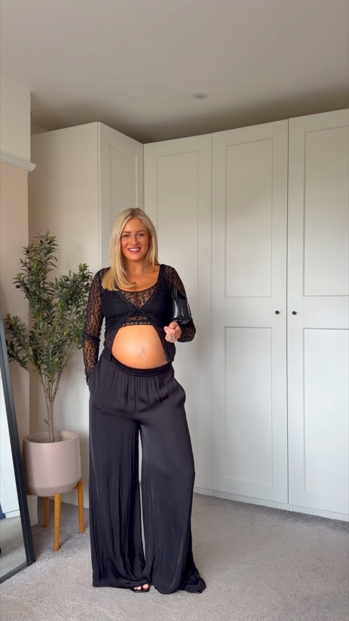 Pregnancy date night inspo 🖤