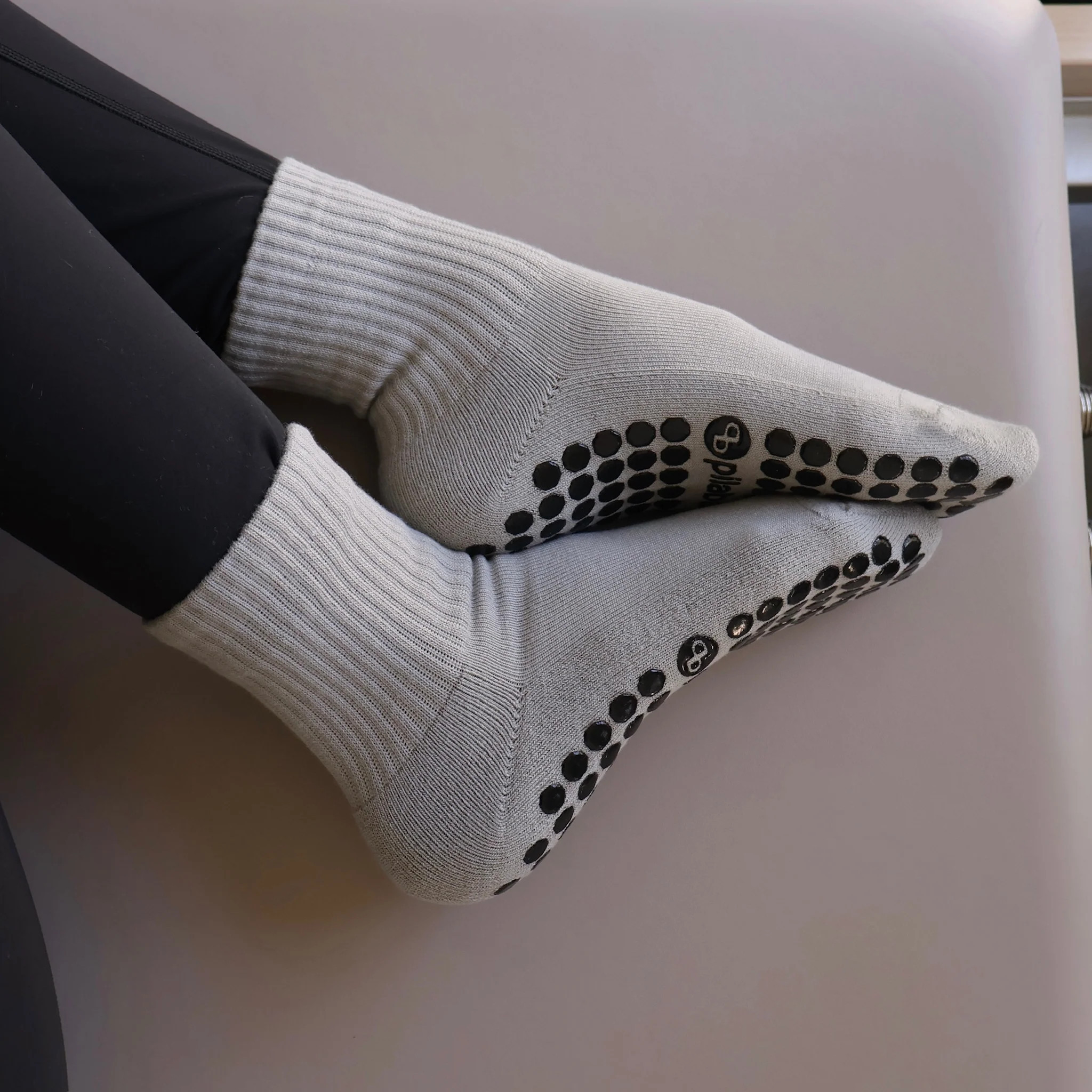 PILA Plain Best Gray Grip Socks | Pilabarre