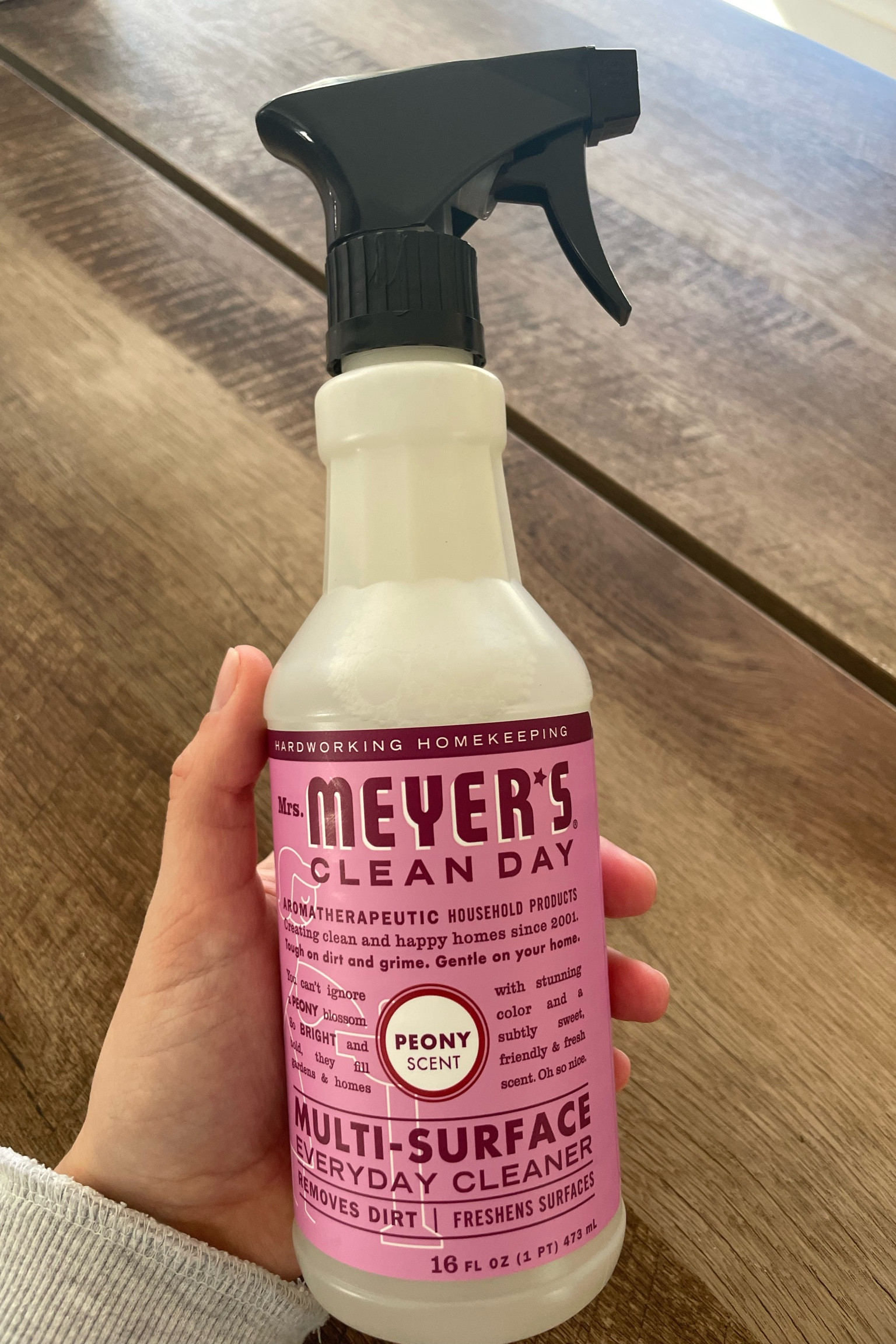 The BEST smell ever, no exaggeration. This scent is seasonal and they have dish washing soap, this multi surface cleaner and a room spray which I linked. I typically only find this at target in February maybe up until April. I think it’s only seasonal not sure if you can get it online in the other months! My absolute favvvvv!!! 🌸🌷💐