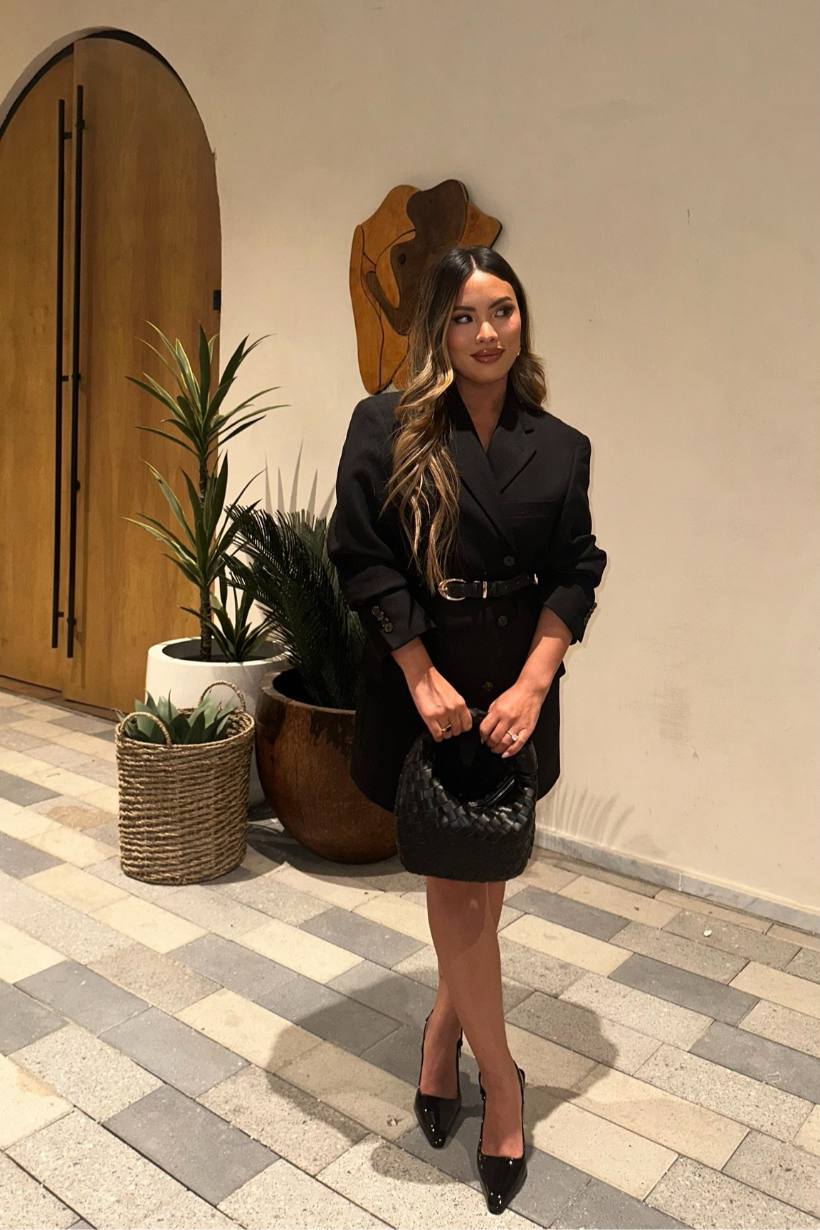 Wore an oversized blazer as a dress to dinner!
Would be good to wear to a holiday party too! 

Holiday outfit party inspo 
Holiday party outfit


#LTKHoliday