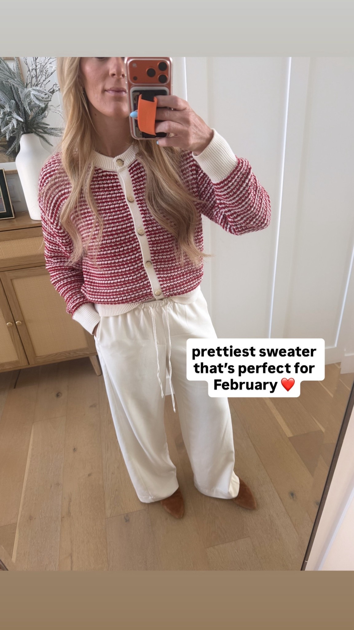 Wearing a medium in top & small
Regular in bottoms 