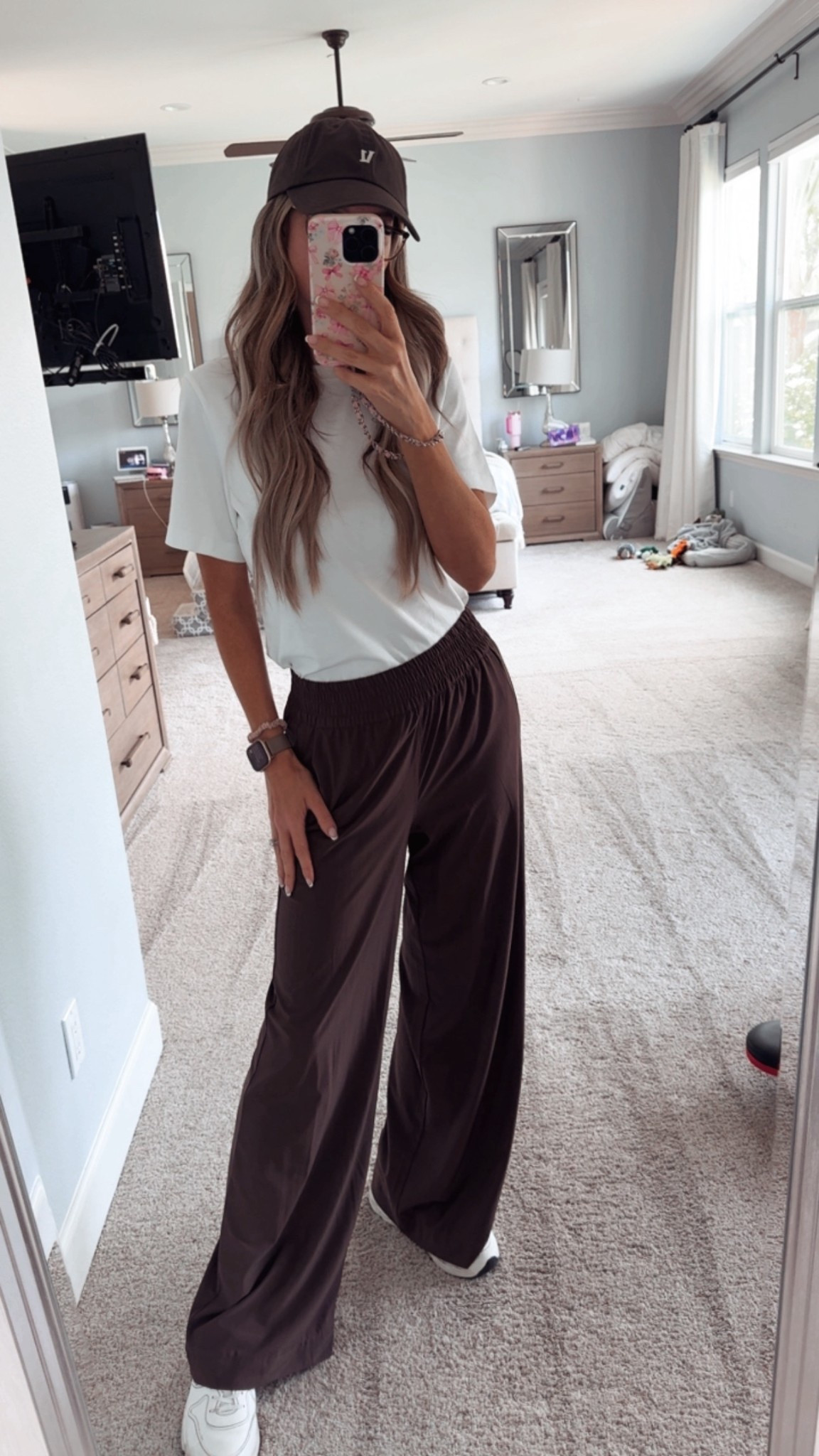 Mom fit 💕

Aritzia and Vuori 

#LTKmomlife #LTKootd #LTKdayinmylife