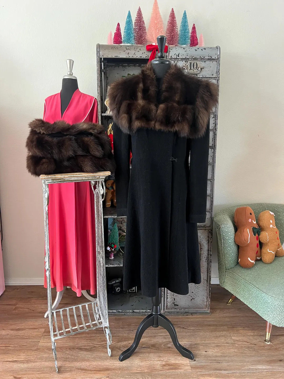 Vintage 1930's 40’s Black Wool Coat With Fox Fur Collar and Matching Muff Medium - Etsy | Etsy (US)