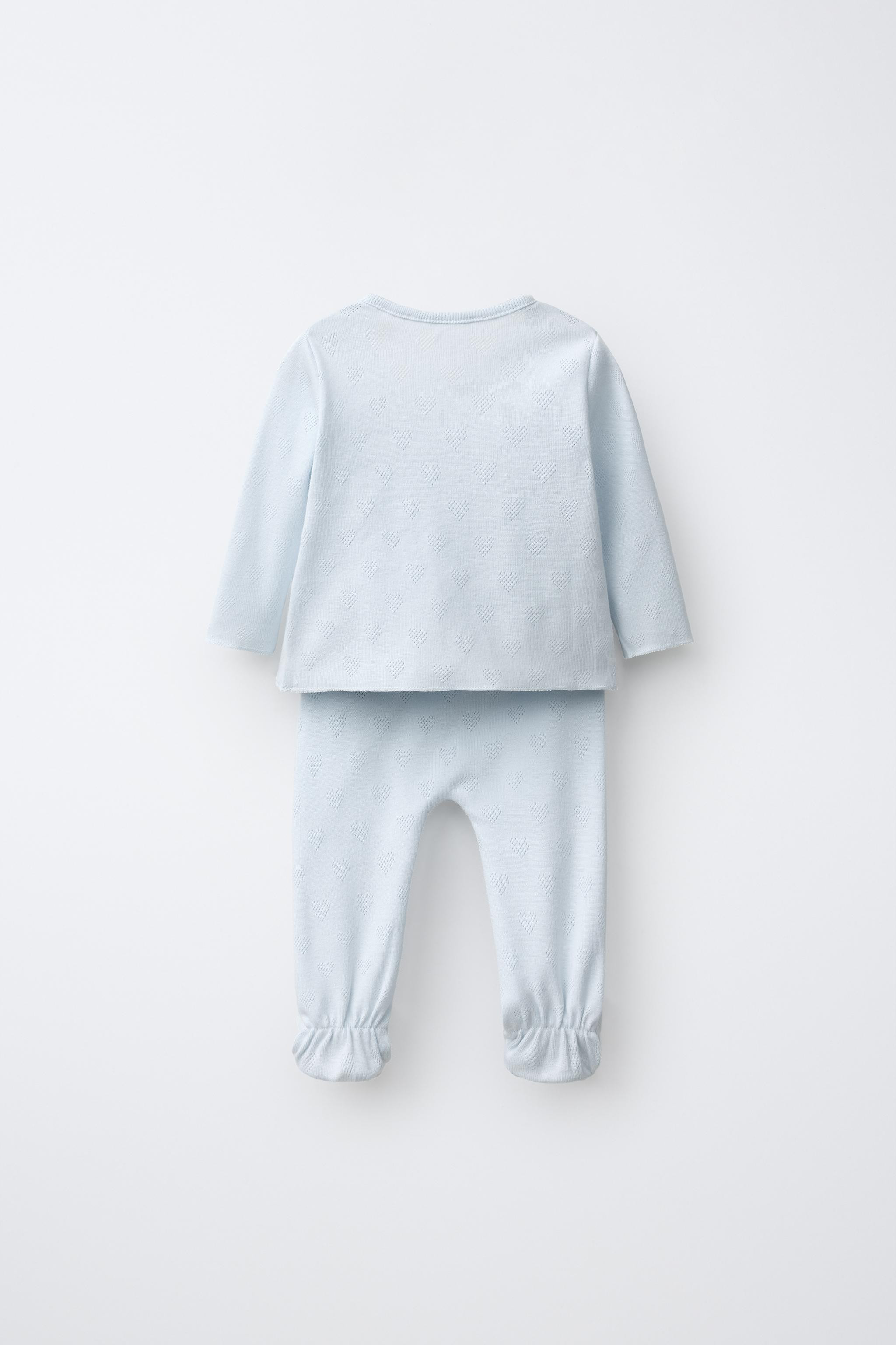 Erstausstattungs-Set. T-Shirt mit V-Ausschnitt und langen \u00c4rmeln. Wickelverschluss vorne mit... | Zara DE