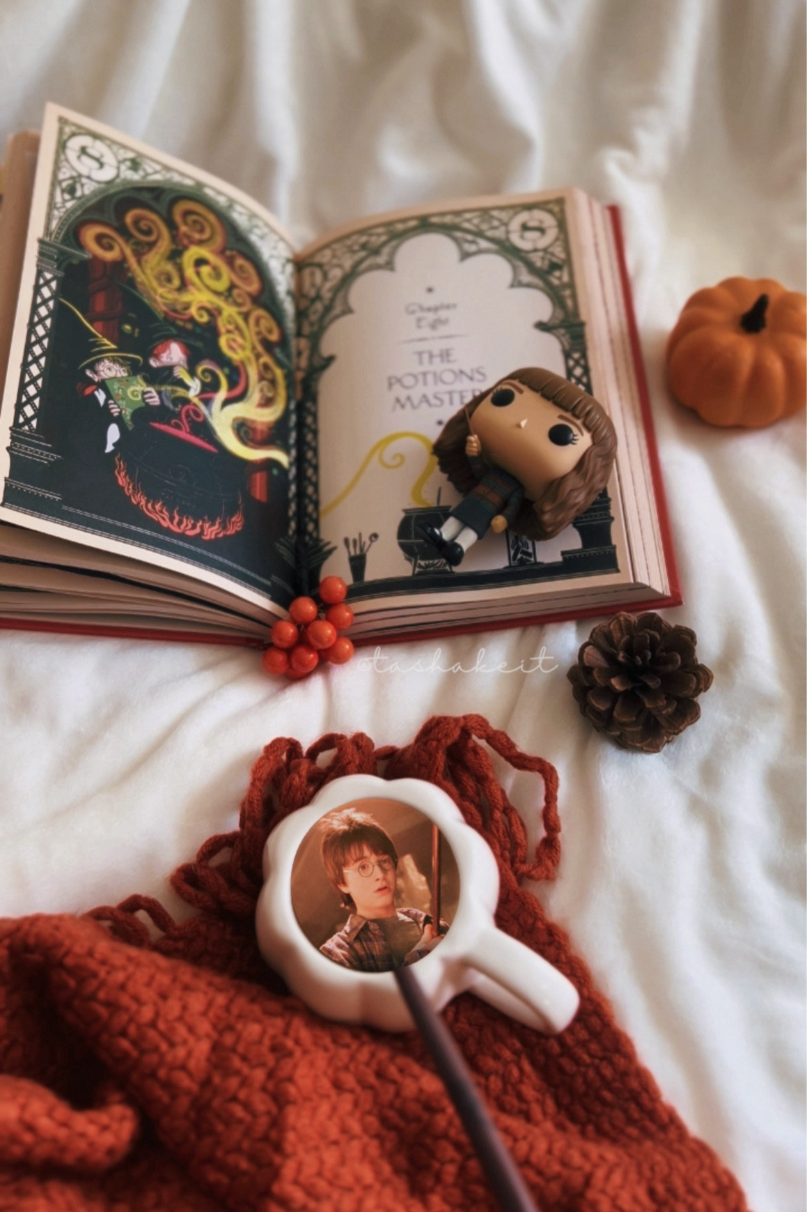 Halloween, Halloween decor, Halloween home, gothic home, ghostie, ghost mug, black cat candle, Halloween mug, Halloween aesthetic, cozy home, home decor, boho home, hygge,  aesthetic home

#LTKHome #LTKSeasonal