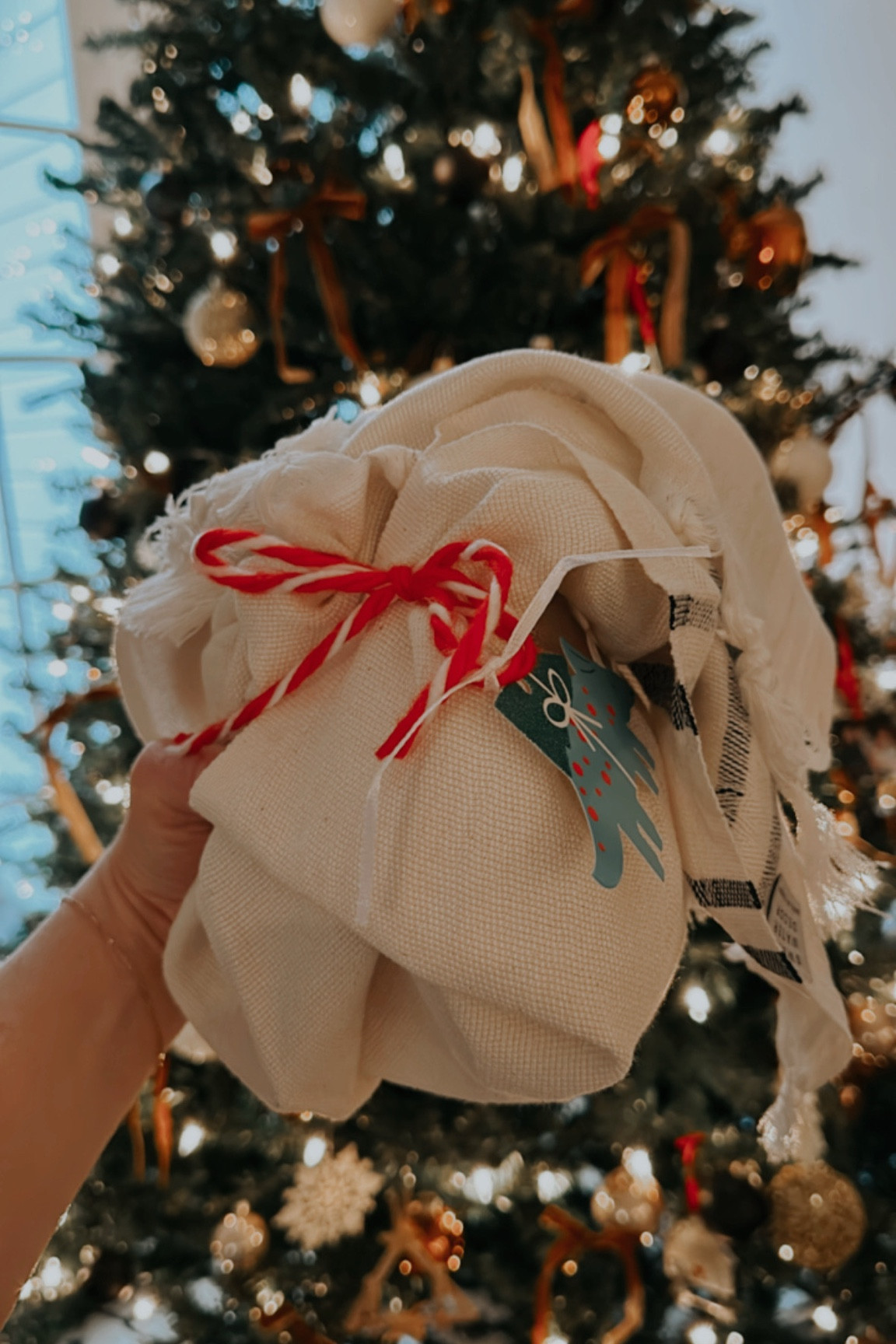 christmas gift ideas teacher gifts candle and hand towel gift 
#giftideas #teachergifts 

#LTKGiftGuide #LTKHoliday #LTKSeasonal