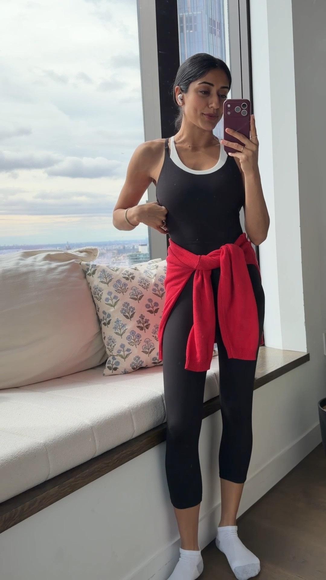 Getting up and going to a workout class is always easier when you’re excited about your outfit. Loving this one piece. I’m wearing a size small and I’m 5’4 for reference 