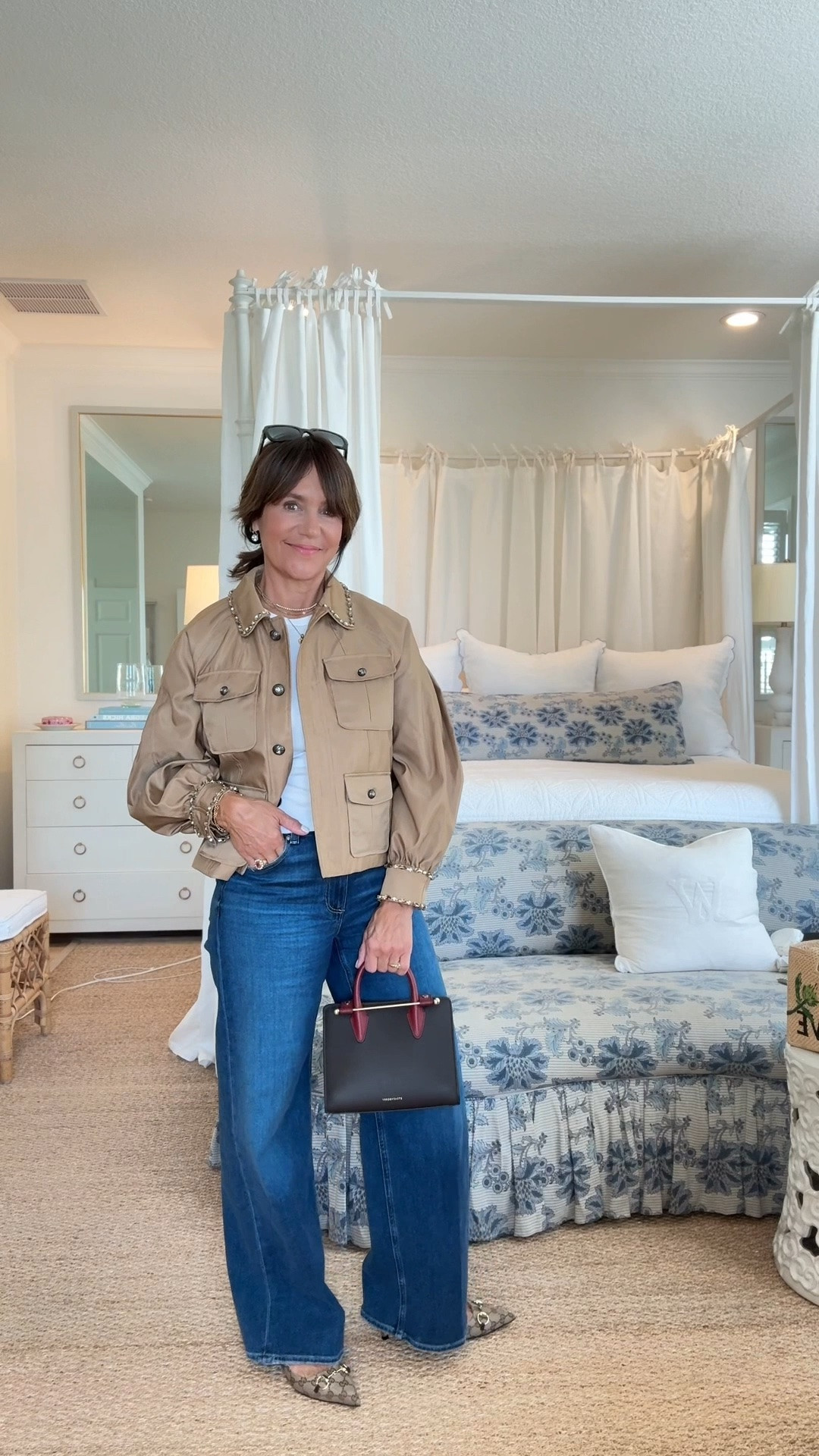 If you only buy ONE pair of jeans … MAKE IT THESE!!! 🌟🌟🌟🌟🌟 

After 25 years as Nordstrom buyer and personal stylist - I can confidently say these are my highest recommendation when it comes to jeans! 

The fit is so flattering, they’re super soft, and have the perfect amount of stretch (but no sag). Oh, and they look good on EVERYONE! 

If the “Sisterhood of the Traveling Pants” was real - these jeans would actually be the STAR✨😂

Trust me - you cannot go wrong with these! 

Fit runs true to size. If between sizes, size down. 

#bestjeans #viraljeans #nordstrom

#LTKSaleAlert #LTKOver40 #LTKgrwm